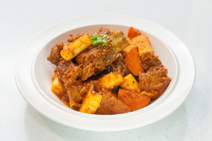 원팬으로 요리하는 매운돼지갈비찜 밀키트