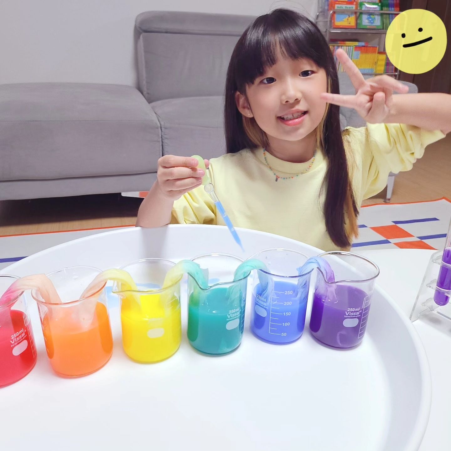 ❤️🧡💛💚💙💜

👧 : "엄마. 내가 💩색 만들어줄께!!"

🤷‍♀️구지?
🤷‍♀️왜?
🤷‍♀️하필?
그 색인 건데🤦‍♀️

#너무밝아서
#거절할수가없네