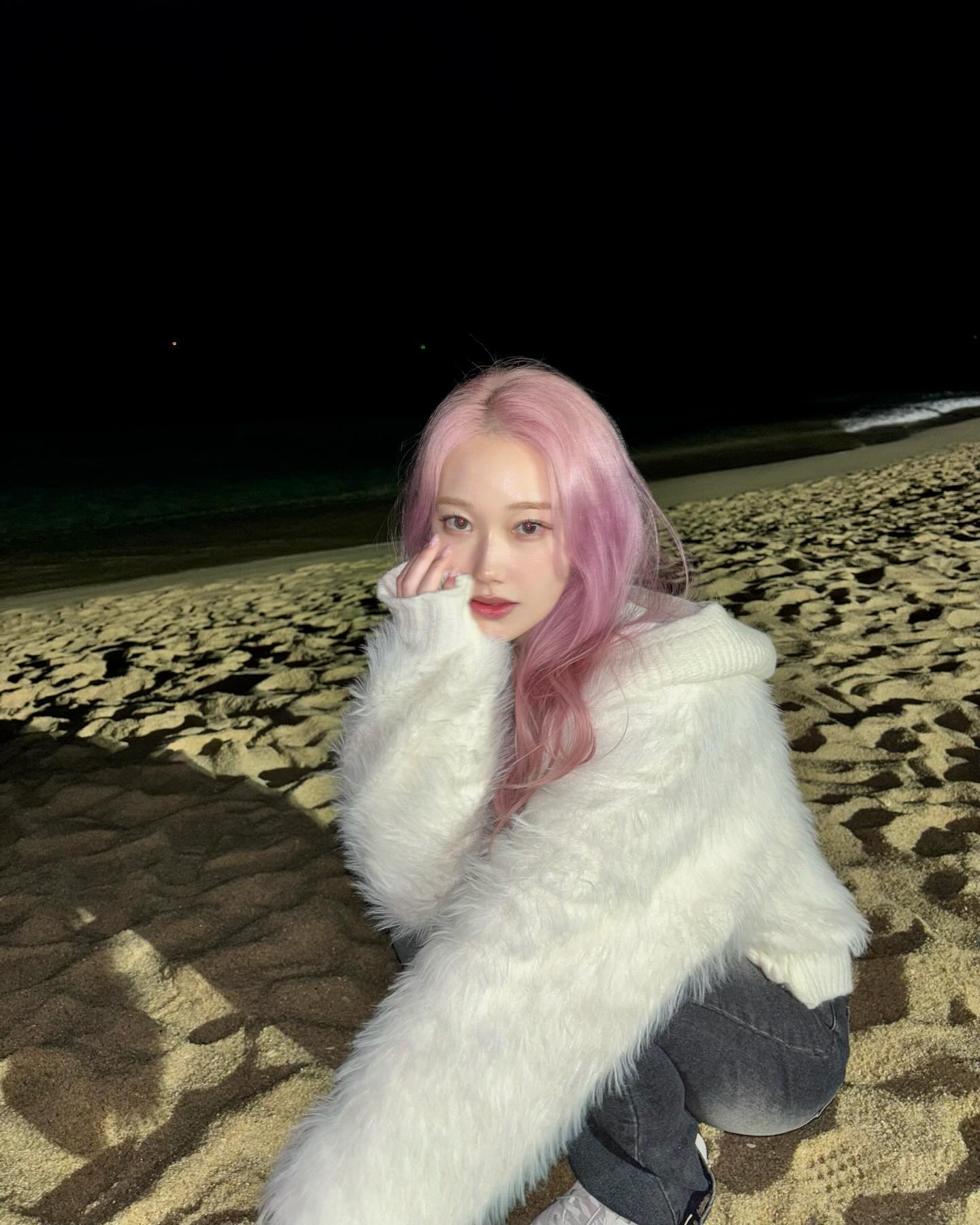 ♚