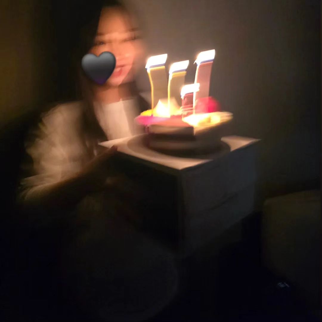 열어분..! 5월 30일 !!!!!
저 오늘 생일이에요..🙈♥️ ㄲㅑ !!!!!
⠀

이제 만나이로도 빼박 30대

ㅋㅋㅋㅋㅋㅋㅋㅋㅋㅋㅋㅋㅋ 아이쿠..
⠀
생일에 크게 감흥없는 나이가 되어가는 줄 알았는데
막상 파티해주면 세상 누구보다 조아함 🥹..♥️