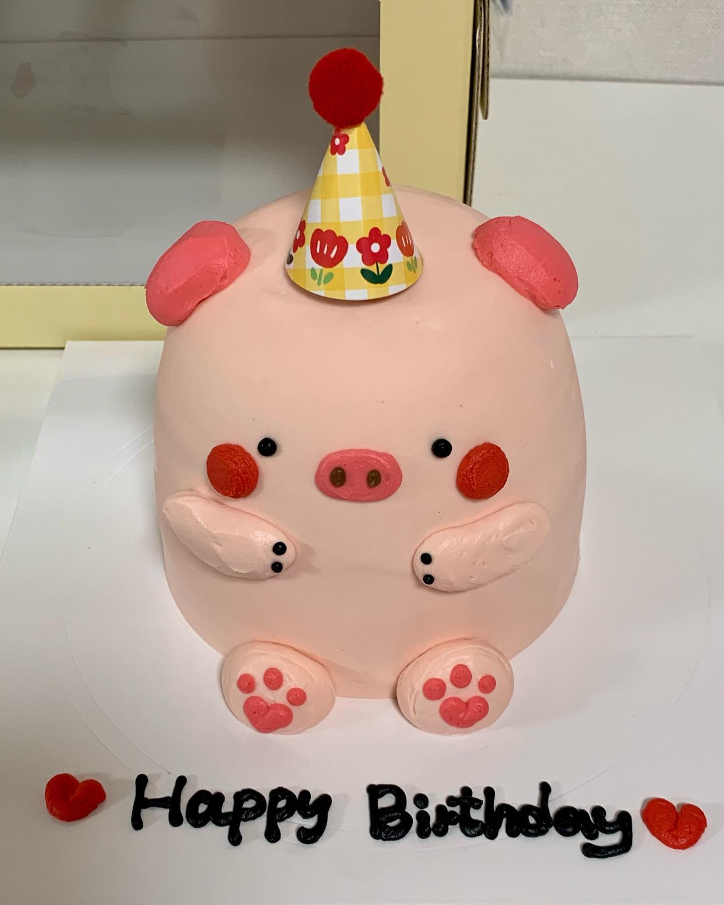 💛 #대전레터링케이크 #치얼스케이크 

귀여운 입체 동물 케이크를 주문제작할 수 있는 대전 탄방동 케이크집 치얼스케이크입니다❤️

입체모양은 물론 레터링케이크 등 원하는 디자인으로 제작이 가능하답니다! 

저는 돼비니니까 돼지 디자인으로 미니동물케이크 제작했어요❤️

100% 동물성 생크림으로 만들어서 느끼하지 않아 부담없이 즐길 수 있답니다 😆

크리스마스를 맞이해서 산타/트리/눈사람 케이크도 진행한다고 하니 참고하세요❗️

📍대전 서구 문정로 132번길 44 1층 
📍http://pf.kakao.com/_rMsHxj(카카오톡 채널에서 주문❗️)
📍오후 5시 이후 무인픽업 가능❗️

#탄방동케이크 #대전케이크 #대전주문제작케이크 #대전기념일케이크 #대전생일케이크 #탄방동케이크주문제작 #탄방동케이크맛집 #입체케이크 #대전입체케이크 #대전동물케이크 #미니동물케이크