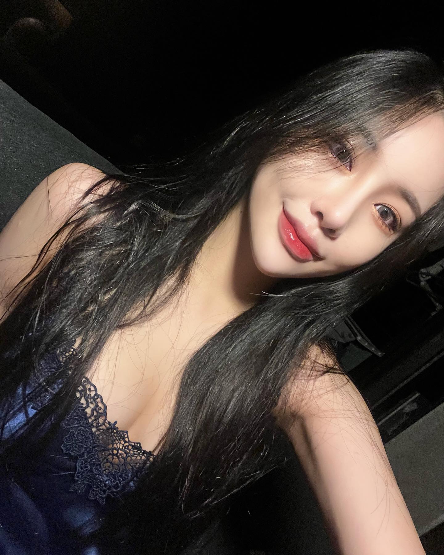 다리다쳐서 움직이지도
못하고 먹기만 했는데
오히려 더 빠지는건 내 
이너뷰티템들 덕분…🤍💜