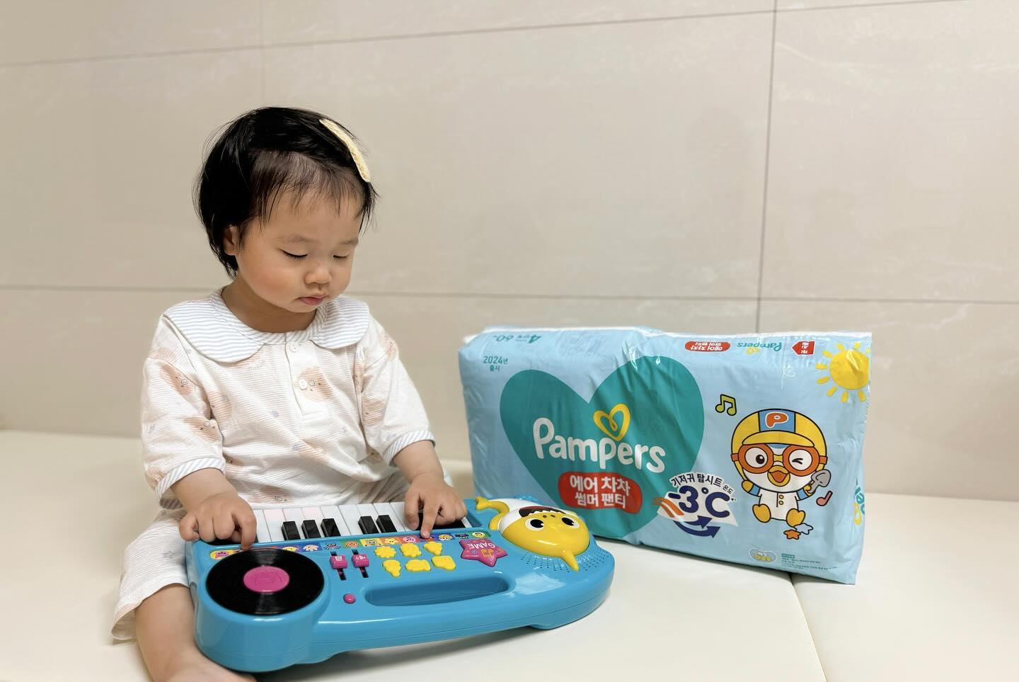 #팸퍼스제공 #팸퍼스에서온선물

📍팸퍼스 2024 에어차차 썸머팬티
또치 몸무게 : 10kg  사이즈 : 4단계

갑자기 더워진 날씨에 아기 기저귀 속이 후끈하다보니
발진이 자주 생기는 15개월 아기 또치🥲
걸음마도 시작해 활동양도 많아져 새지 않고
시원한 여름기저귀를 찾는중
이벤트로 팸퍼스 2024 에어차차 썸머팬티를 만나게 되었어요.

이번 여름 팸퍼스 덕분에 시원하게 보낼 수 있겠네요😊

🏷️pamperskr

:#퍼스#으라차차에어차차#기저귀추천#팬티기저귀 #여름기저귀 #3쾌한기저귀