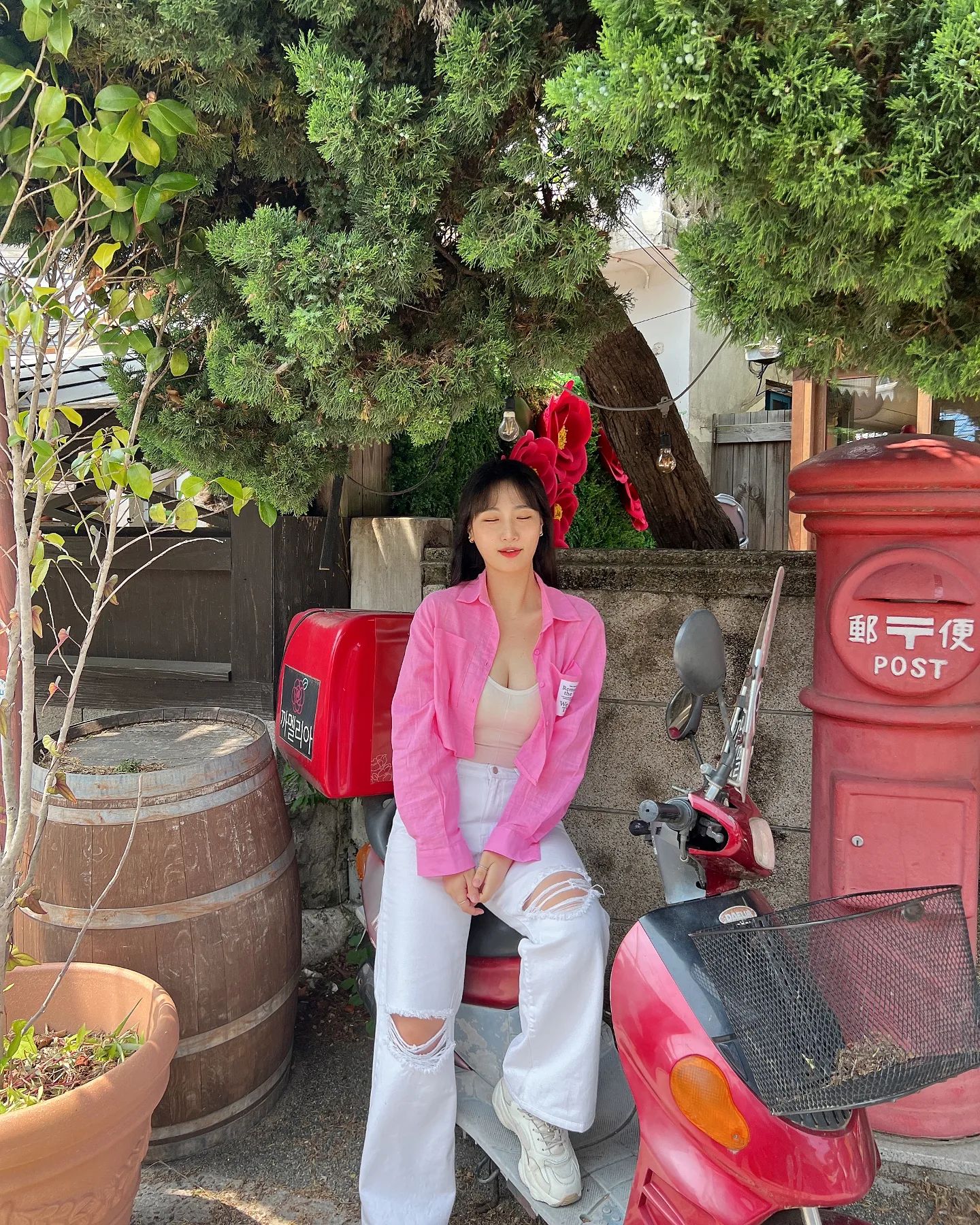 🐉🐉🐉🐉🐉🐉🐉🐉🐉🌊

드라마 몇년에 한번 볼까말까하지만
스릴러+로맨스는 못참지😏
동백이와 용식이를 떠올리며 짧은 구룡포 여행
tmi) 시그널2 존버즁

시간이 흘러도 예쁘게 유지되고 있어
갈때마다 꼭 한번씩 둘러보고 오는 곳🌺

구경거리 많고 먹거리 많고 바다도 있는
구룡포로 놀러오쎄요🙋‍♀️