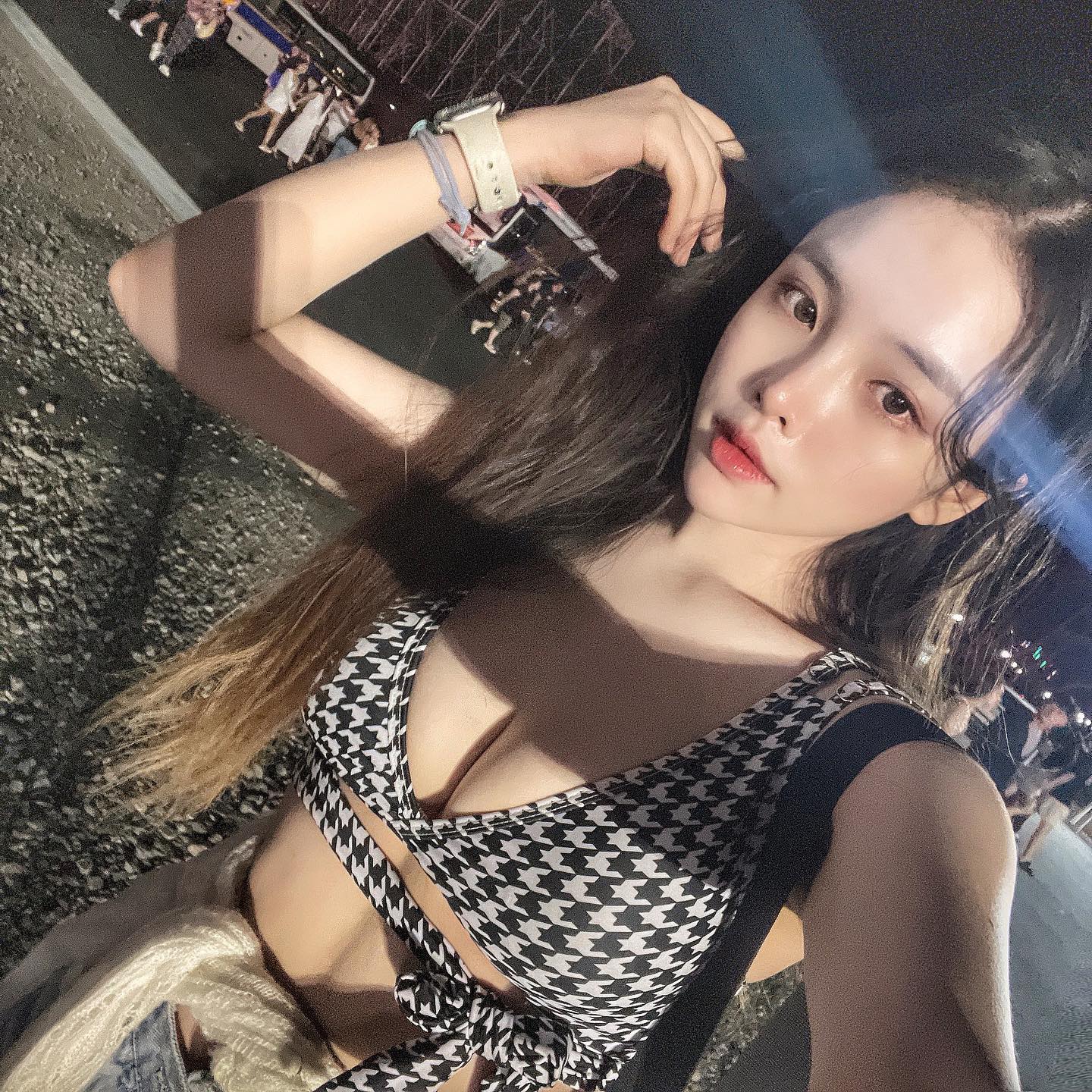 진짜 큰 맘 먹고 도전👙
이지만 역시나 너무 어색해😂