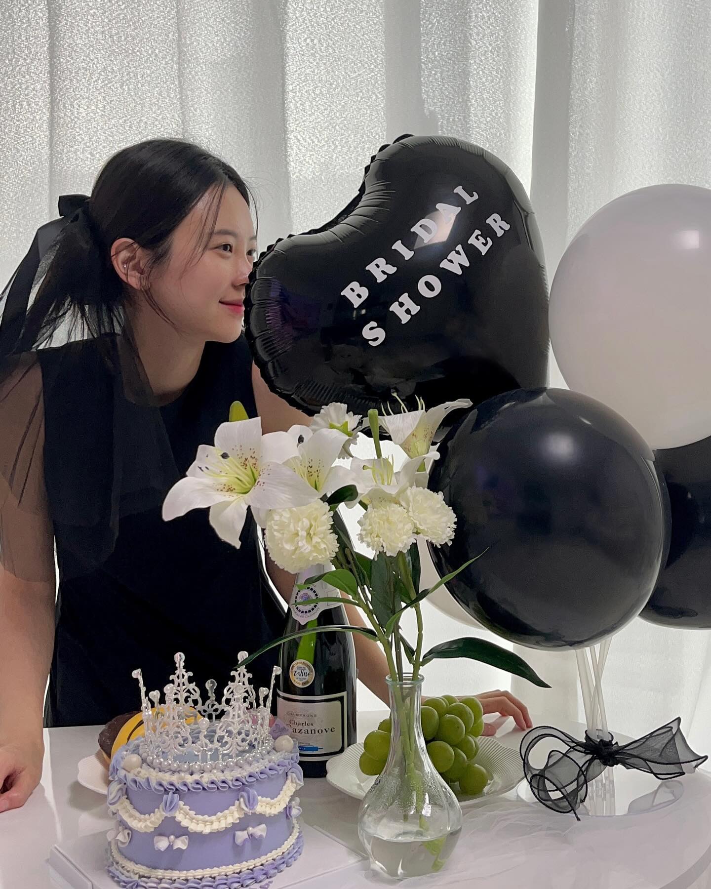 칭구들과 브샤하고나니
새삼 결혼식이 코앞인게 느껴졌당
이뿐 케이크까지 고마워 칭구들💕

#브라이덜샤워