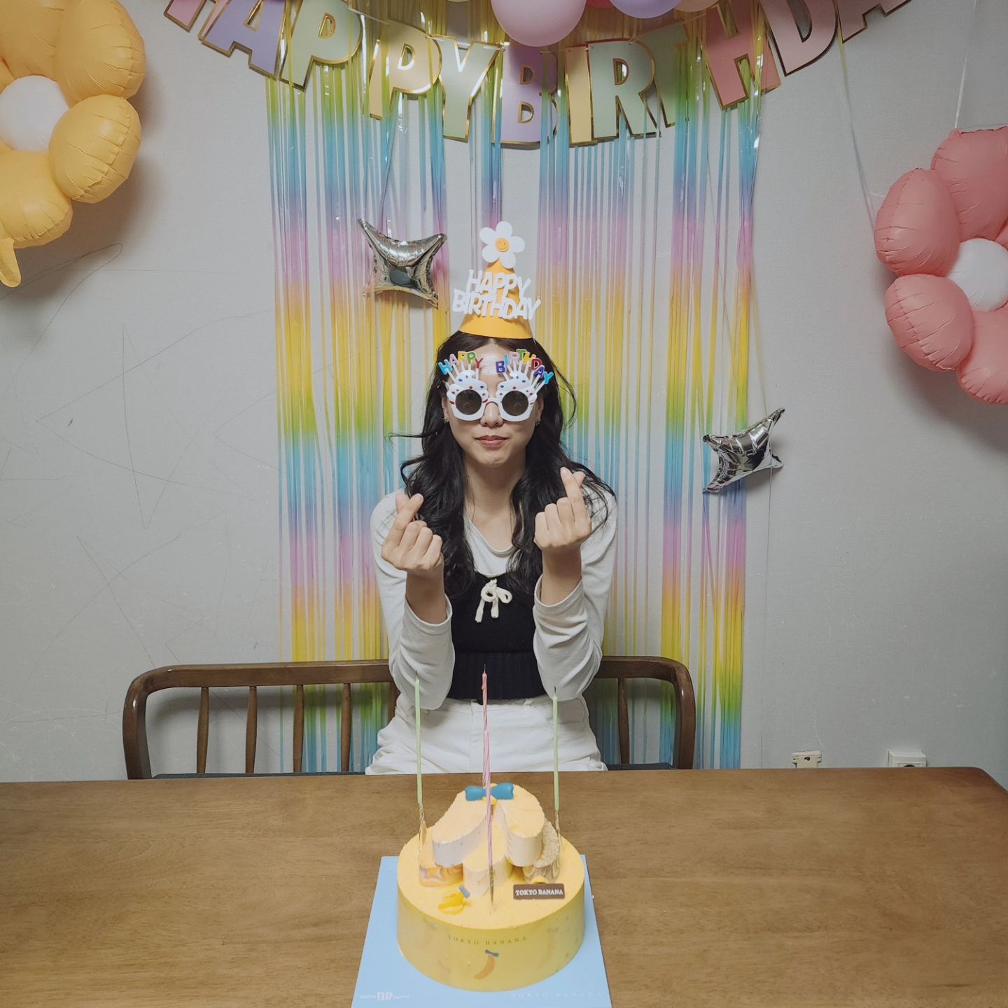 오늘은 제 생일이에요🎂
생일 축하해주신 분들 진심으로 감사드립니다🙏🙏

올 한해는 운동도 열심히 하고 건강해지는게 목표랍니다❤️

다들 건강하고 행복하세요😍

+아이스도쿄바나나 아이스크림케이크 맛있어요👍

#생일 #생일파티 #파티모드끝 #배스킨라빈스 #아이스도쿄바나나