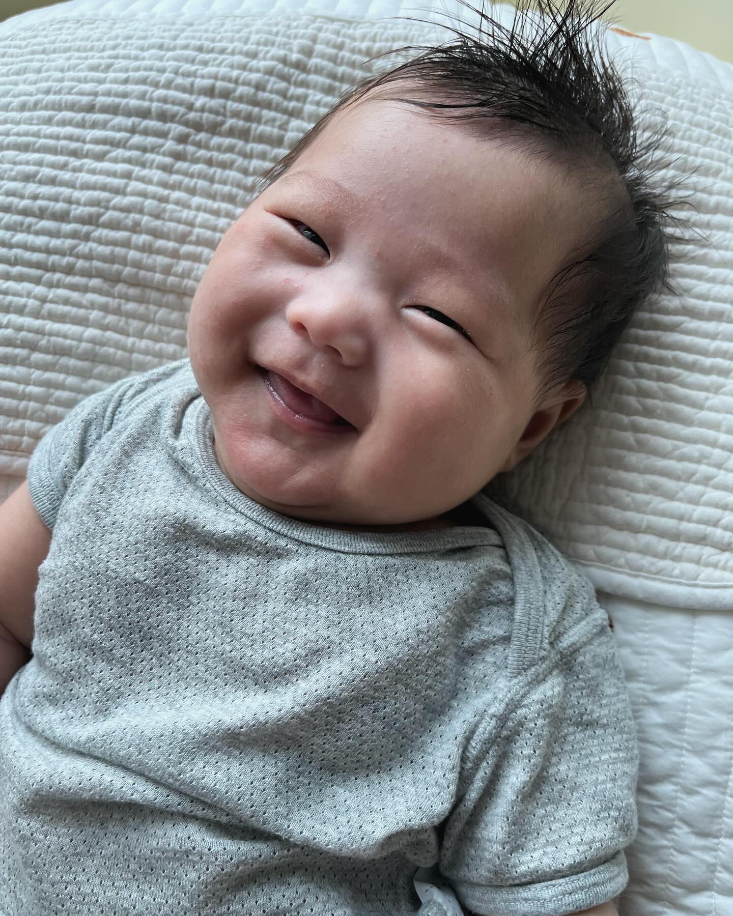 미소천사가 되어가는 중🤭💕💕💕
매일 매일이 더 사랑스러워진다👀
오늘보다 내일 더 사랑해!가 이럴 때 쓰는 말이구나😌❣️