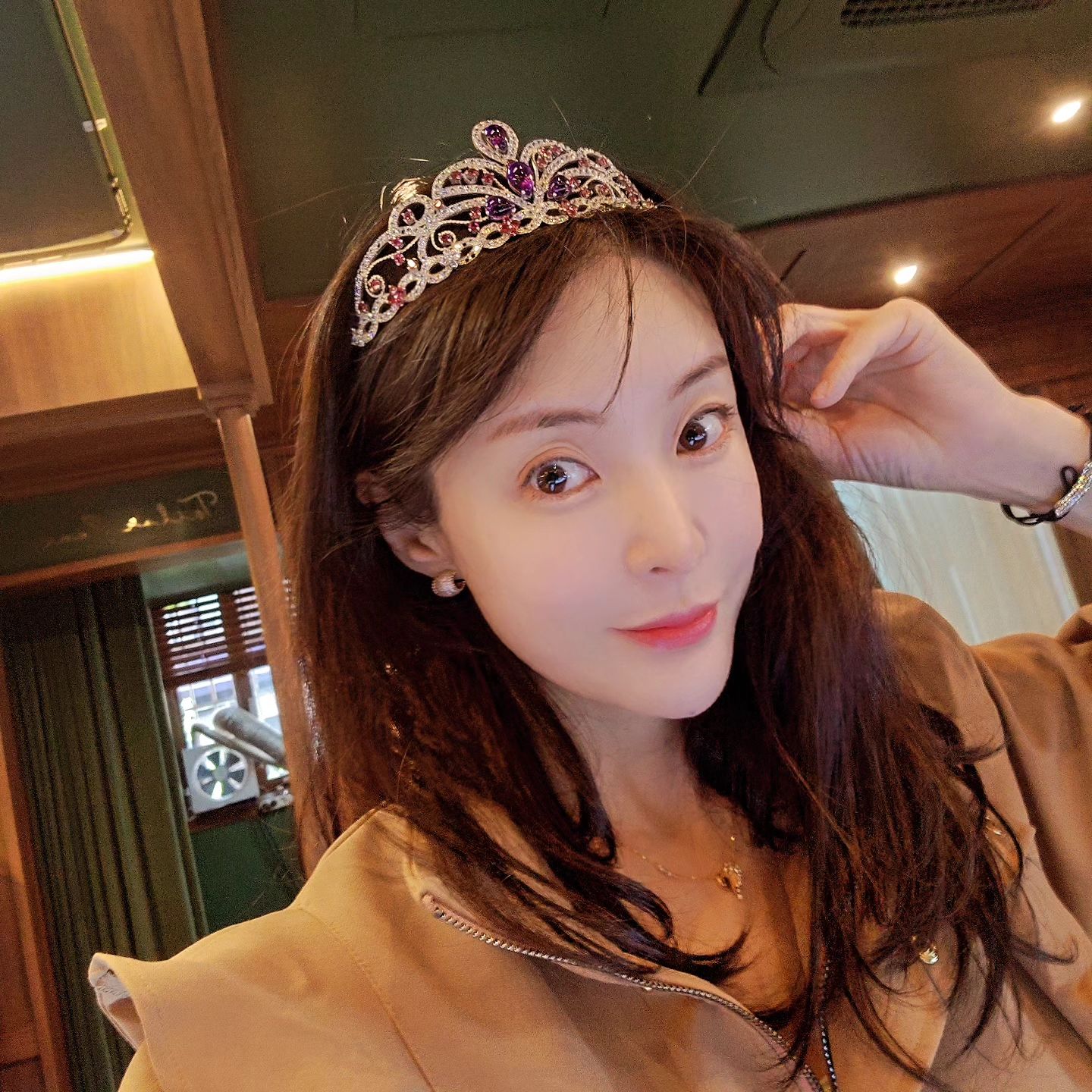 #결혼 할꼬얏~;; 결혼할꼬얏~!! 
#명인 이 만든 #티아라 에👑 흠뻑빠진 파랑이 💦💦
파랑이#공주 😘🥰 #결혼반지 는 #다이아 💍

당연하게 행복한 하루되시길 바래요~💖😊 . 
#travel #beautiful #dream 
.
#버킷리스트 죽기전에 꼭 하고픈😇 
#세계여행 #세계일주 🤗
#day #happy #daily
#선팔맞팔 #맞팔 
고고 바로 놀러갈께요~~~🤗😇
.
#좋반 #맞팔 #job #mc #팔로우 #3f4f #fff #likeforlikes #ınstagood #daily #ootd