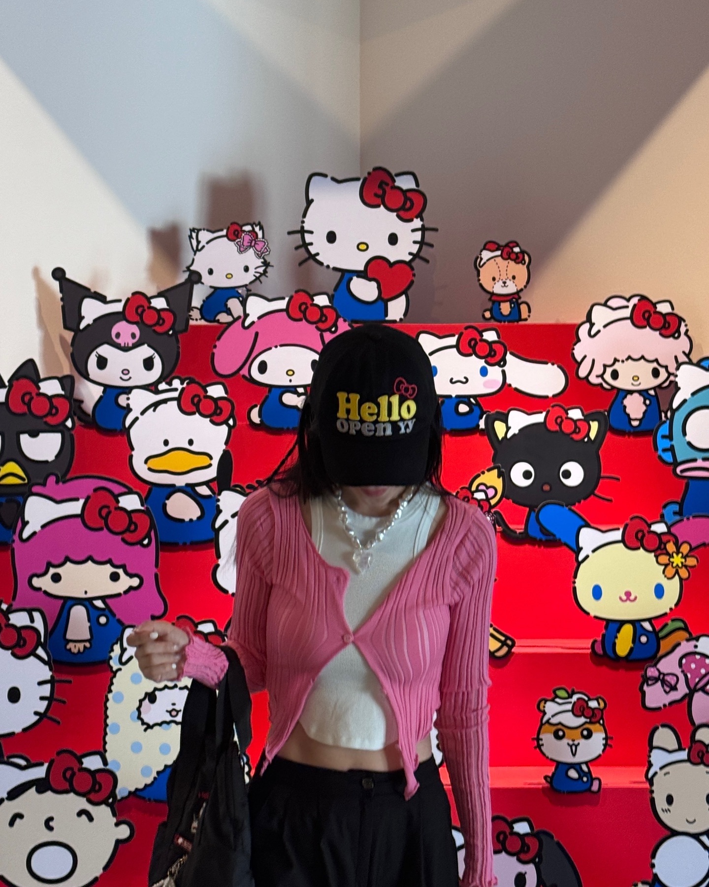 hellokitty50th_ddp 초대 감사합니다❤️
키티녀석에게도 다니엘이라는 남친이 있었다는 사실,,😳