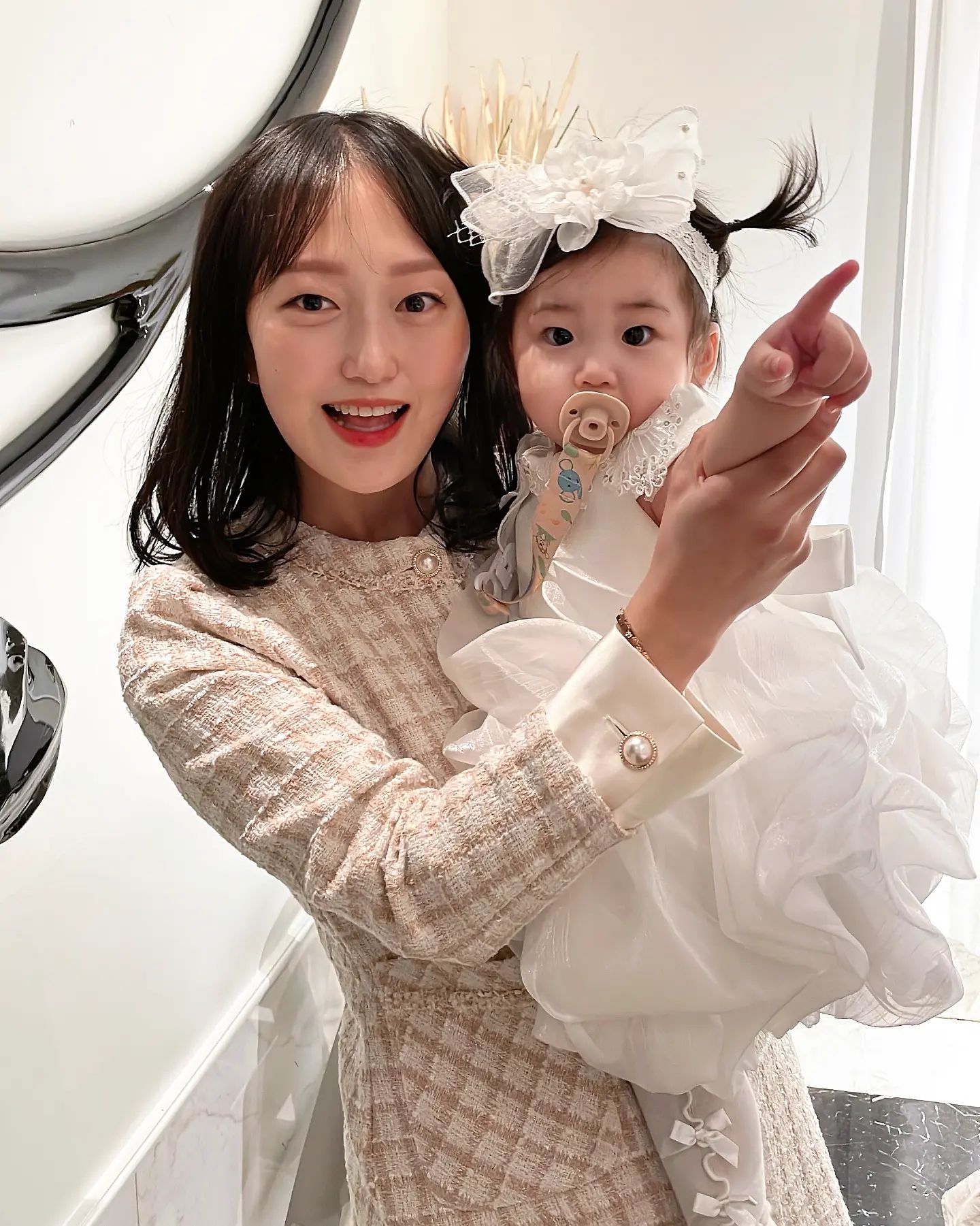 예쁜둘째공주랑❤️

너의 날인지 아는것처럼 울지도않고 너무 잘해준 다니공주:)
천사가 따로없네 정말♡♡♡♡♡

둘째 낳고부터 사진 잘 안찍는데 요건 넘 맘에들어😁

#다니뽀👶🏻❤ #돌잔치