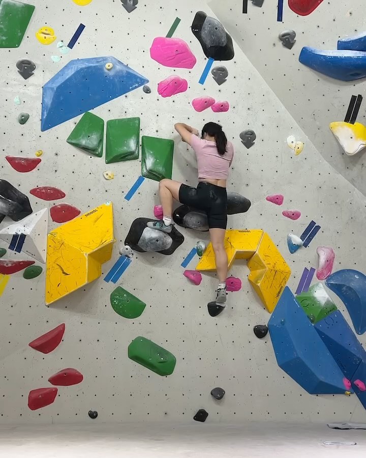 다음엔 꼭 성공하기루 ㅎ_ㅎ
🧗

#클라이밍 #클린이 #초보 #운스타 #운스타그램 #주말운동 #운동기록 #일상 #취미 #운동하는여자 #운동하는직장인 #암벽타기