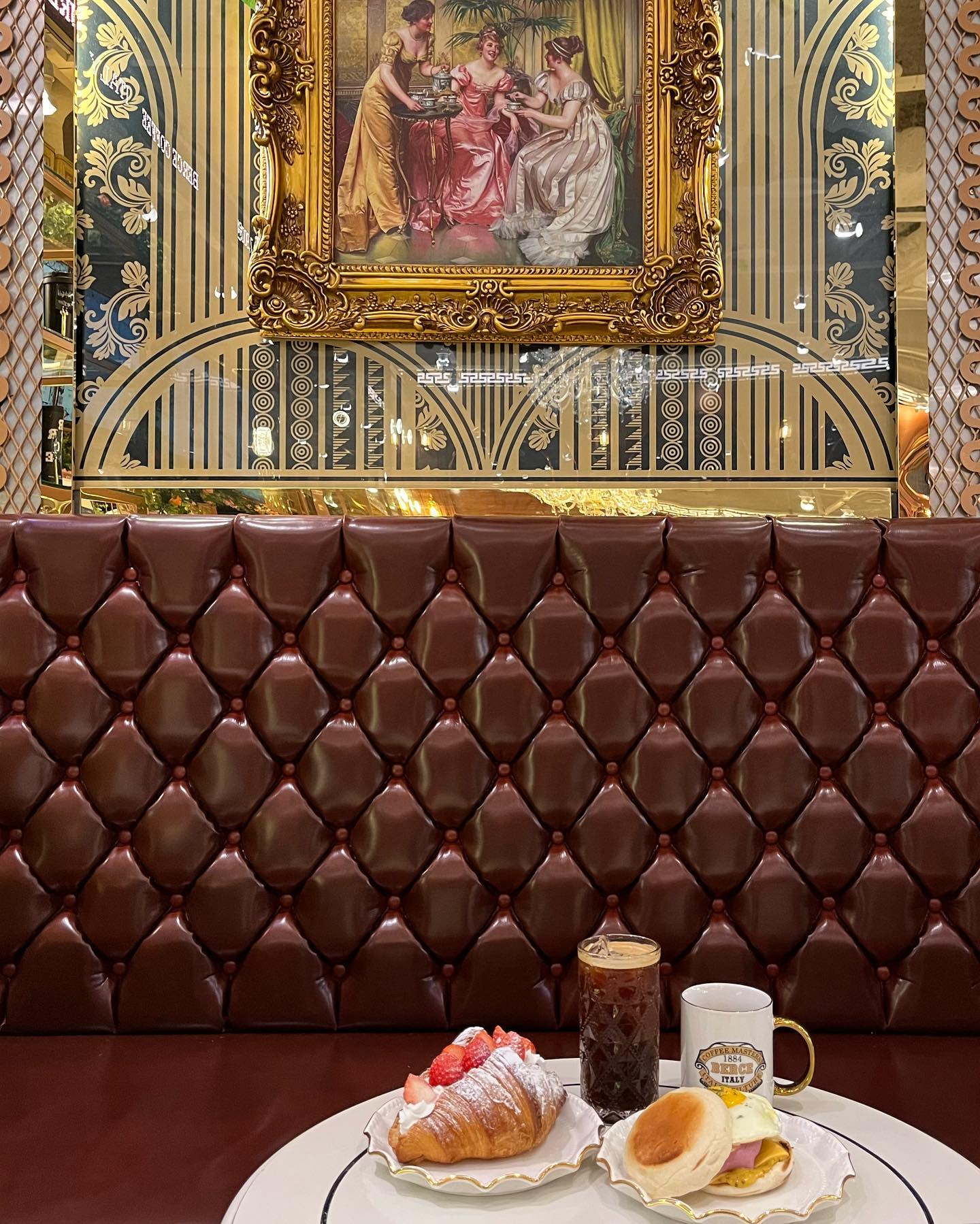 #베르체커피 모닝세트🥯🍳🥐🍓☕️ #협찬
오전 7시반부터 11시반까지 에그베네딕트/프렌치토스트/베이글+아메리카노가 7900원!! 원두도 4가지 선택가능😉😘