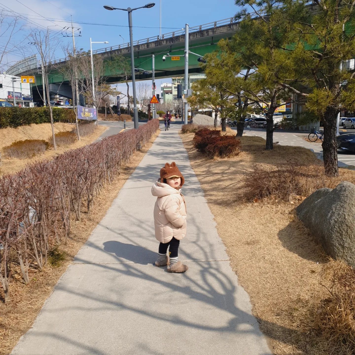 #인생840일차👶🏻 

새학기 시작🤍

새친구 새선생님과 앞으로 더 잘할거라 엄마는 믿어🤍