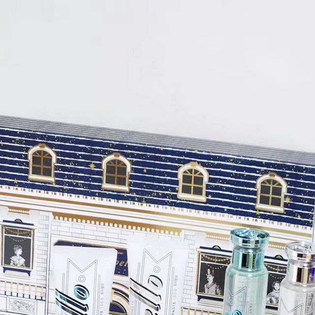 여행하는 달🌛 on Instagram: "#광고 #rucipello #연말선물 슬~ 준비해야죠 센스있다는 소리듣는 #루치펠로 는 매일쓰는 치약임에도 디자인도 고급스러워 욕실 인테리어에 한몫을 하잖아요 ~ #홀리