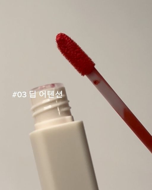 뷰티 패션 블로거 채민지 on Instagram: "#협찬 #레이어드립 #틴트추천 @maxclinic 📢맥스클리닉의 신상 립 스프레드 5종 출시! 1호(누디시크), 2호(무드바이브) 👉립 베이스 컬러로 사용하기 좋음!
