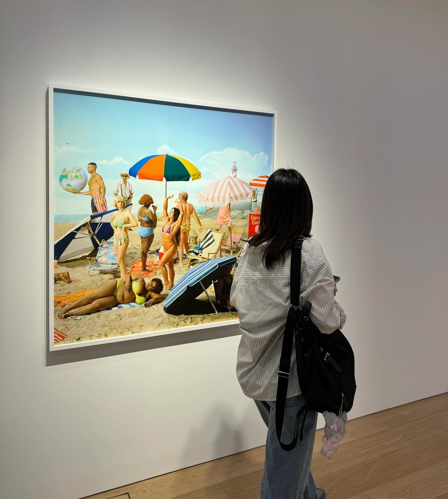 Alex Prager: Western Mechanics
2024. 5. 9. - 2024. 6. 22. 

현대카드 뮤직라이브러리 그 작가
영화 속 한 장면 같았던 작품들