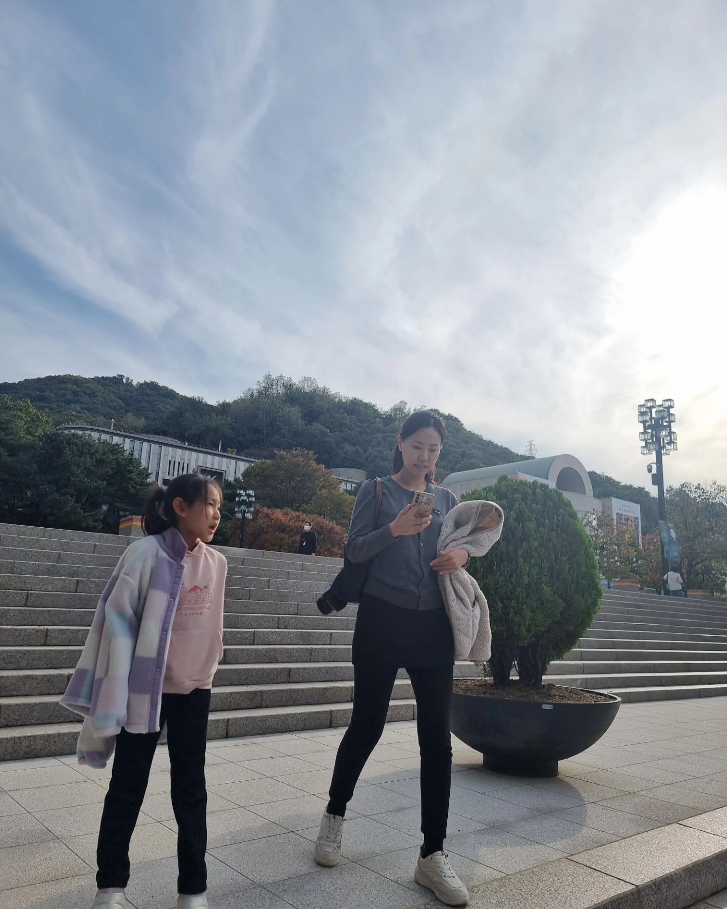 #예술의전당 
.
출근했다 픽업하고
한바퀴 돌고 한정식 먹고
날씨가 넘 조으넹❤️ 하루 후딱
.
#시간이넘빨라