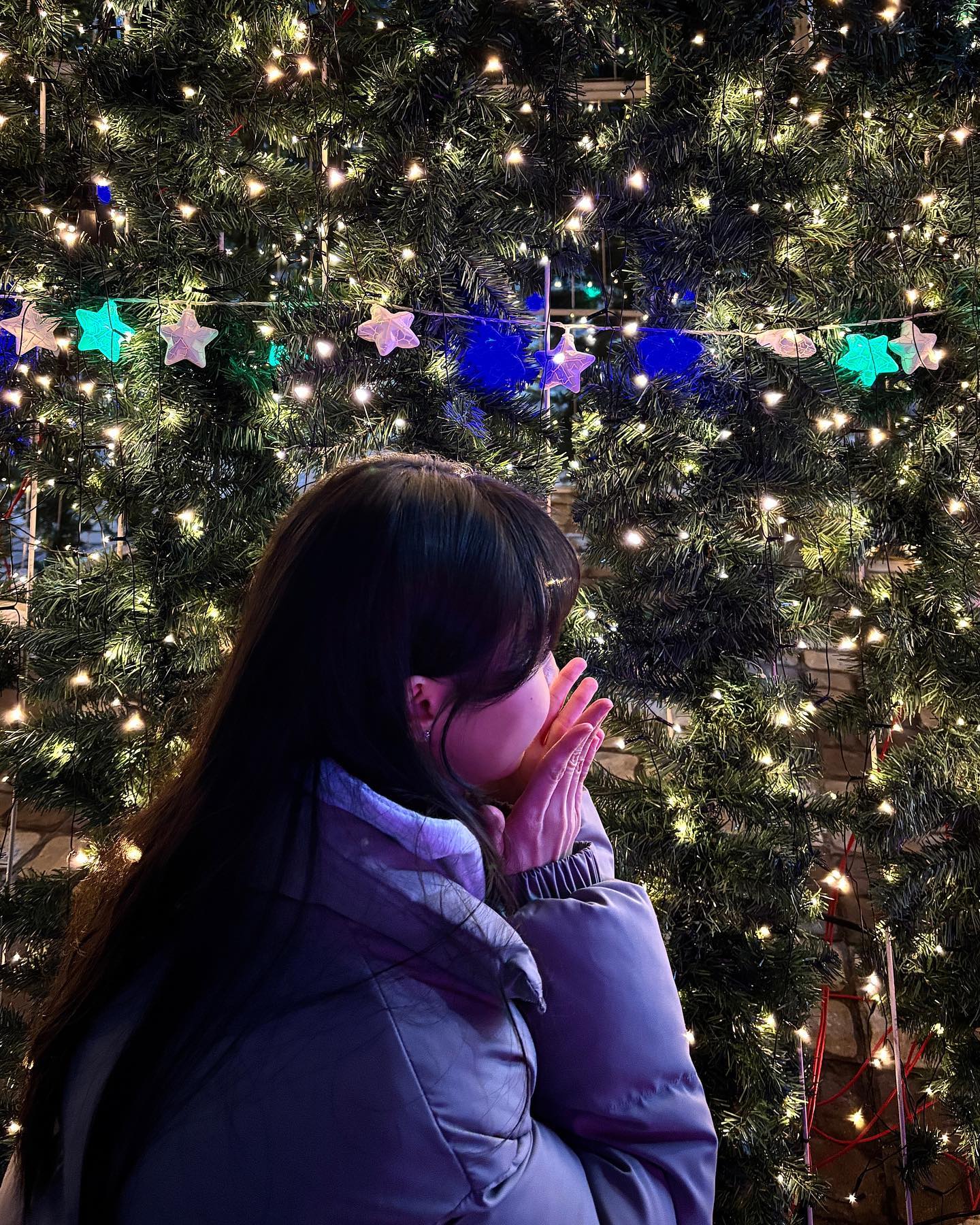 결국 늦어버린 멜크 ✨
.
.
.
#20231225 #스물셋 #대학생 #크리스마스 #트리 #instadaily #아이폰 #오오티디 #ootd #instadailyphoto #insta #instadailylook