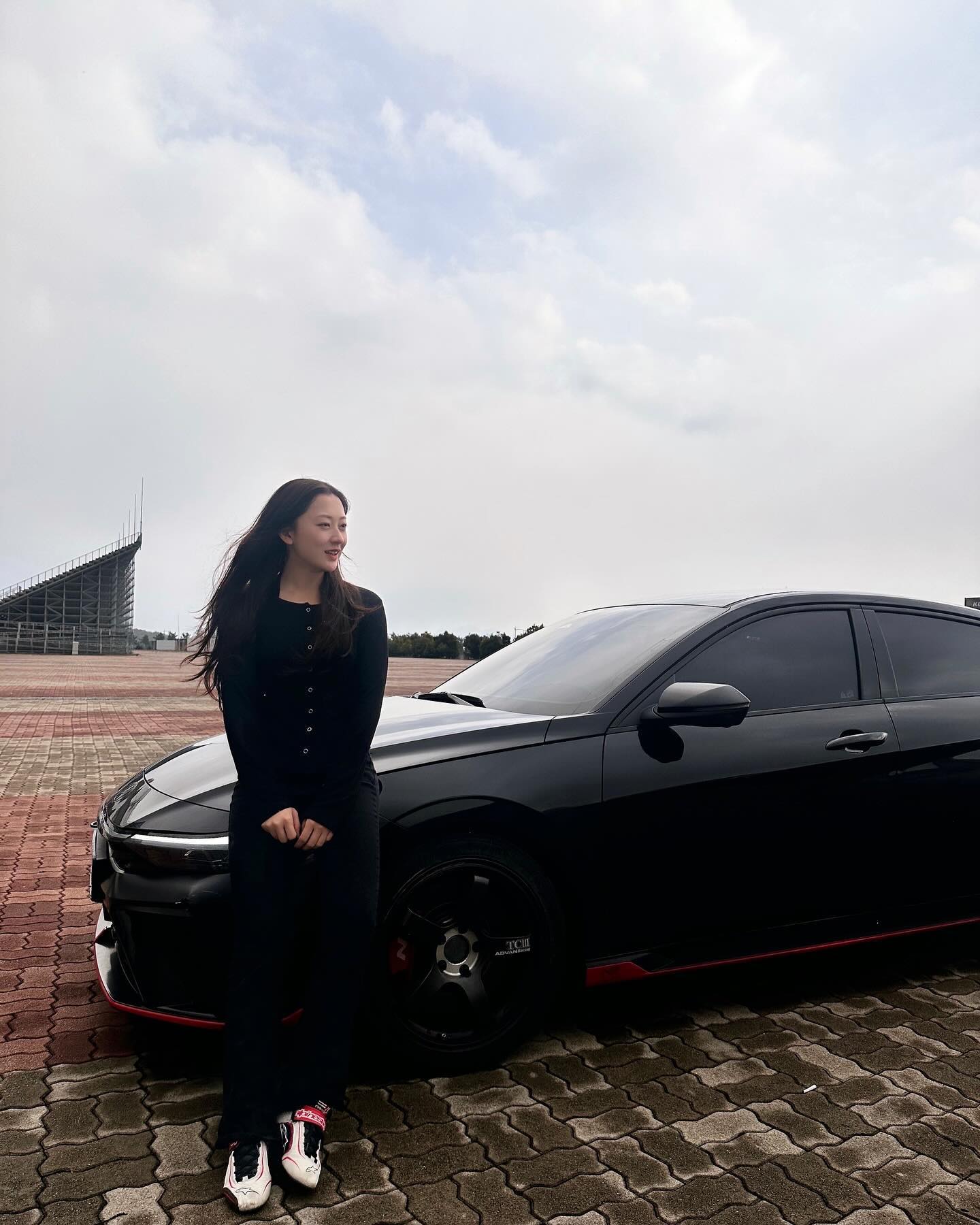 출고 2주만에 2000km 찍고 달린 서킷 행복했다🤍
눈오고 비오고 손발 타이밍 안맞아서 차는 힘들어했지만 차주는 즐거웠던 트랙데이
