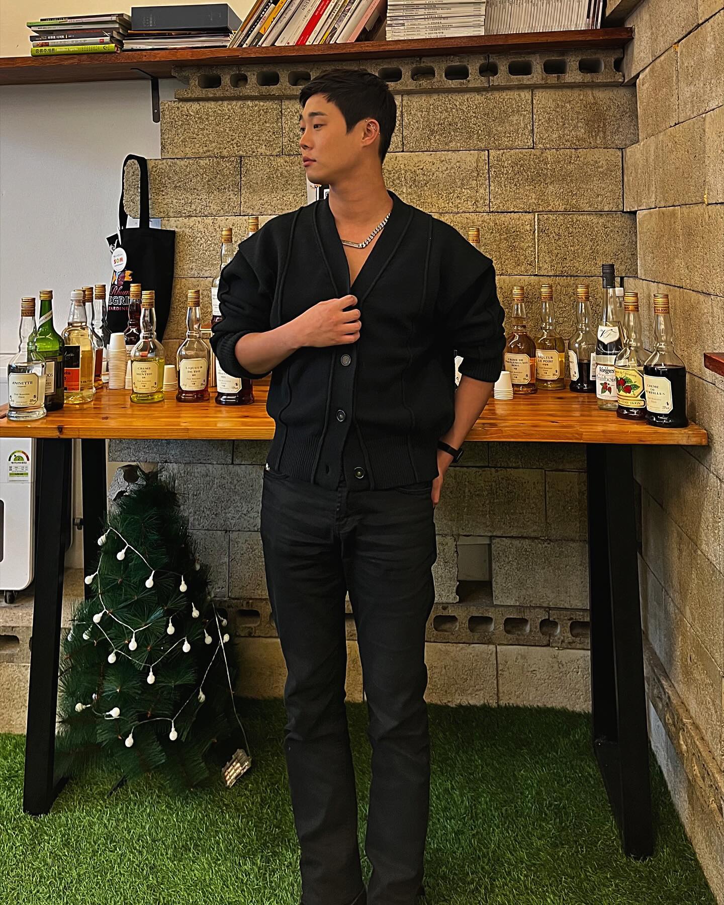 쌀쌀해진 요즘 입기에 적당하게 두터운 수아레의 크롭 핀턱 가디건 ! 내가 좋아하는 기장감 너무 좋다 ❤️