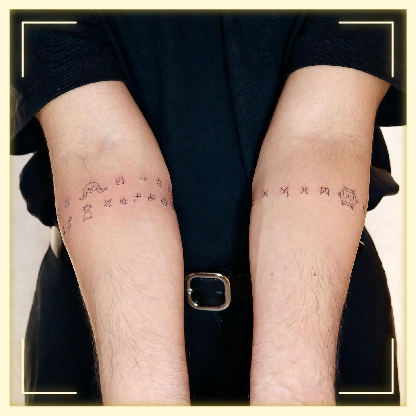 ✨ DIGIMON EVOLUTION ✨ ᵗᵉʳʳⁱᵉʳᵐᵒⁿ
.
.
Tattoo👉DM / Open kakao
,
.
.
.
.
#armtattoo #animetattoo #digimontattoo #koreatattoo #hongdaetattoo #seoultattoo #lineworktattoo #linework #韓国タトゥー #デジモン #홍대타투 #디지몬 #애니타투 #라인타투 #팔타투