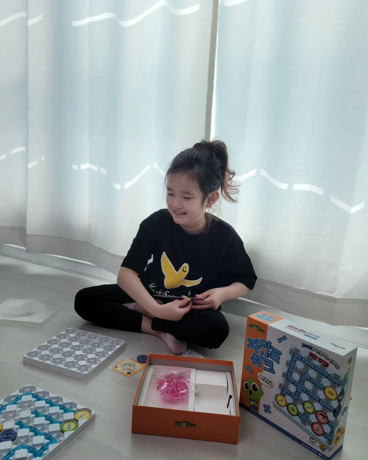 #제품제공
둘이서 또는 혼자서도 재미있게
즐길 수 있는 파이프워크! 🧩

파이프워크와 신비아파트가 만났어요❤️

신비아파트 타일과 알록달록 예쁜 파이프로
플레이하면 얼마나 재밌게요😉

아직 안 해본 아이는 있어도 한번만 플레이
해본 아이는 없다는 ❝ 파이프워크 ❞

젬블로컴퍼니에서 만나요✨️

gemblo.boardgame

#신비아파트 #파이프워크 #보드게임
#젬블루언서 #신비아파트보드게임 #아이와함께
#코딩놀이 #보드게임추천 #젬블로 #집콕놀이
#젬블로게임 #어린이보드게임 #육아맘 #육아
#키즈인플루언서 #키즈모델 #주니어모델 #초등맘
