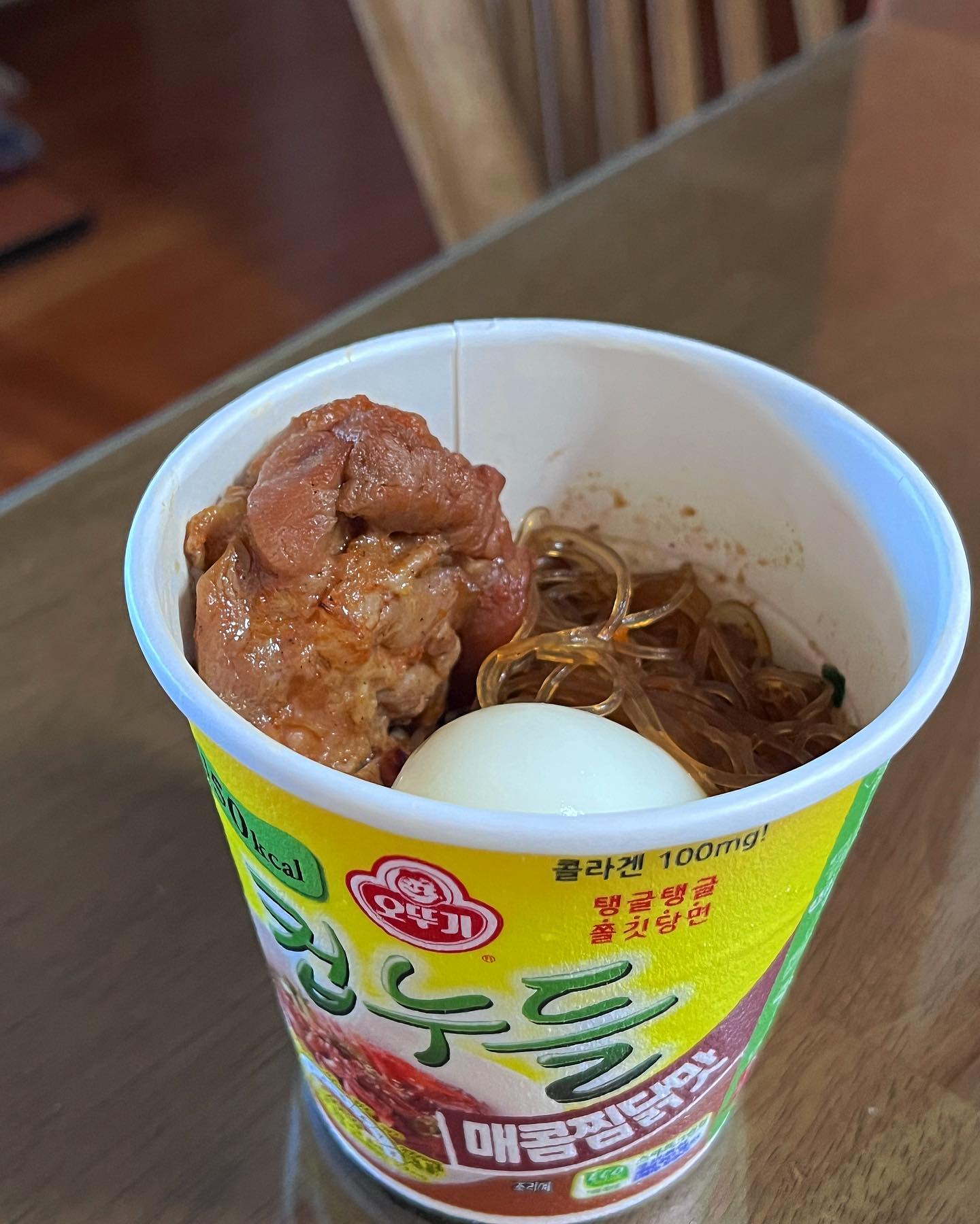 #제품협찬 #협찬 #제품제공 #언니닭 #닭형 
.
.
.
친구들이 컵누들 매콤찜닭맛이랑 간장맛 닭가슴살이랑 먹으면 찜닭 그자체라고 해먹어보라고 추천하길래 닭형 “안동찜닭” 이 생각나서 찜닭 그자체를 만들어서 먹어버렸어요 ㅋㅋㅋ 너무 맛있다 ㅎㅎ😝
삶은 계란 하나 넣어서 단백질 더채워주기 !