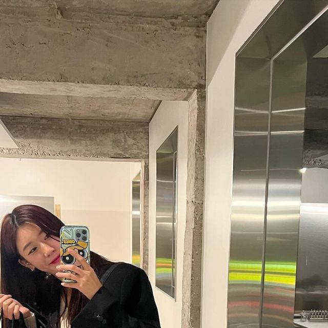 슬이 on Instagram: "조향사 없이 내가 좋아하는 향료대로 만드는 향수공방 🤍 오늘 원없이 60개의 향기 코박죽🥴 직접 향료를 골라서 원하는 향을 만들어서, 집중하느라고 , 한시간이