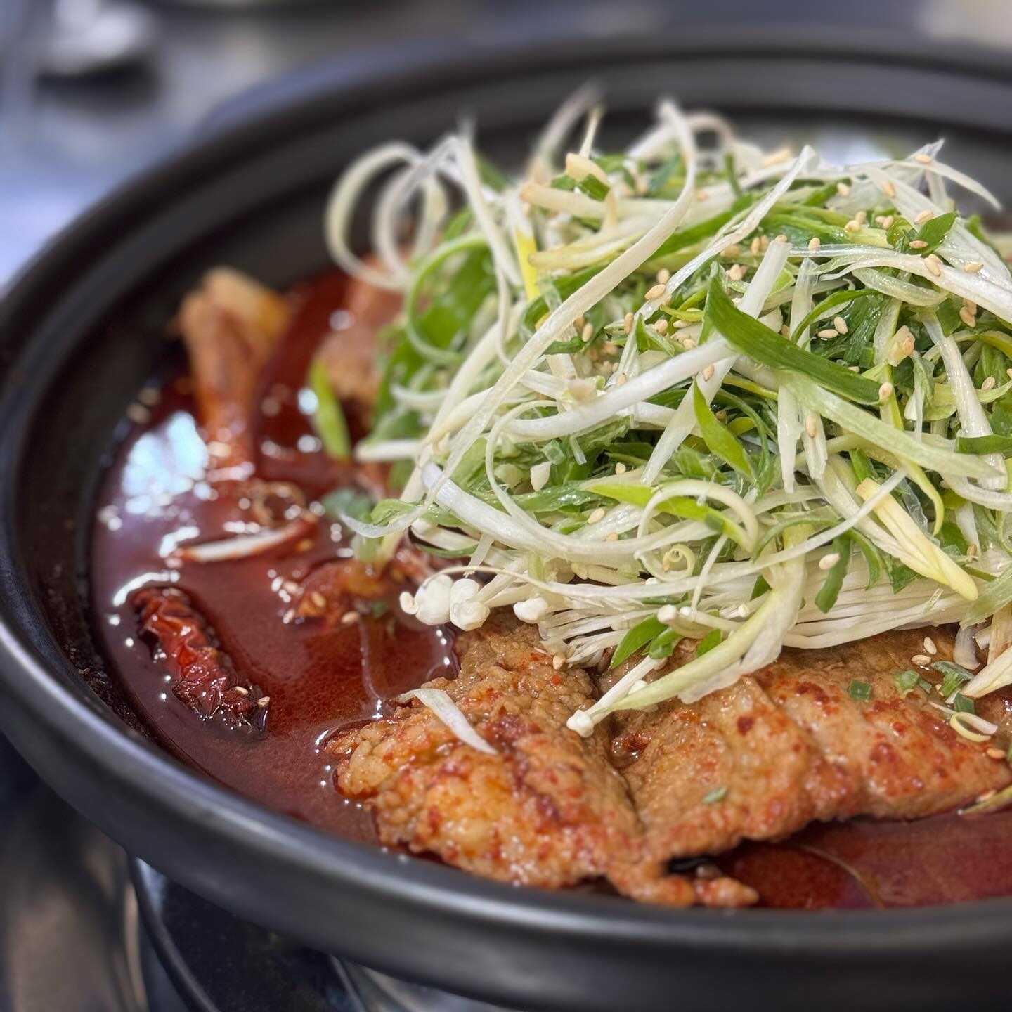 🍽️광주 우산동 우산매일시장 안에 있는 물갈비 맛집 ‘ 점빵 ’

매운맛 매니아들이 정말 좋아할 맛집👊🏻
맵지만 중독성 강한 맛!

#광주맛집 #우산동맛집 #우산동점빵