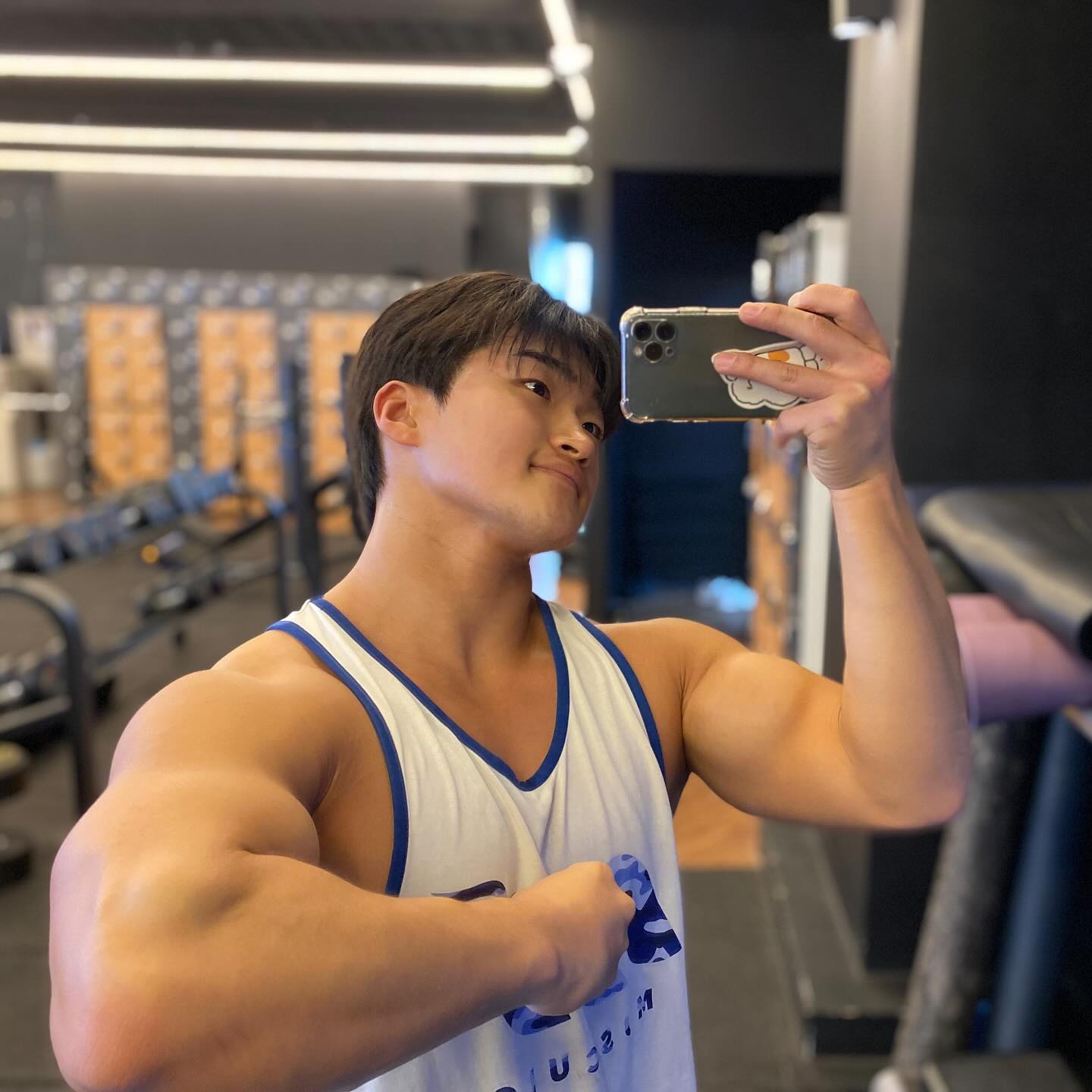 월욜은 가슴
.
.
.
오늘은 회원님이 갑자기 가슴 둘레가 몇이냐고 물어봤다(?)
이상하게 시작한 하루🧐 다들 헬스장에서 이상한 질문 받아본 경험있으신가요??