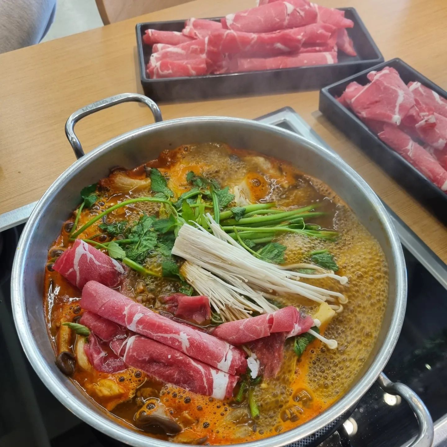 #협찬 갓성비!영종도 하늘도시 97도씨 샤브칼국수 9900원! 구읍뱃터 해물칼국수 본점과 또 다른 컨셉♡
#영종하늘도시칼국수 #영종하늘도시샤브샤브 #영종하늘도시맛집 #중산동칼국수 #영종도샤브샤브 #중산동맛집 #영종도샤브칼국수 #영종도맛집 #영종도칼국수 #97도씨샤브칼국수 #영종도데이트 #인천샤브샤브 #인천칼국수 #맛스타그램