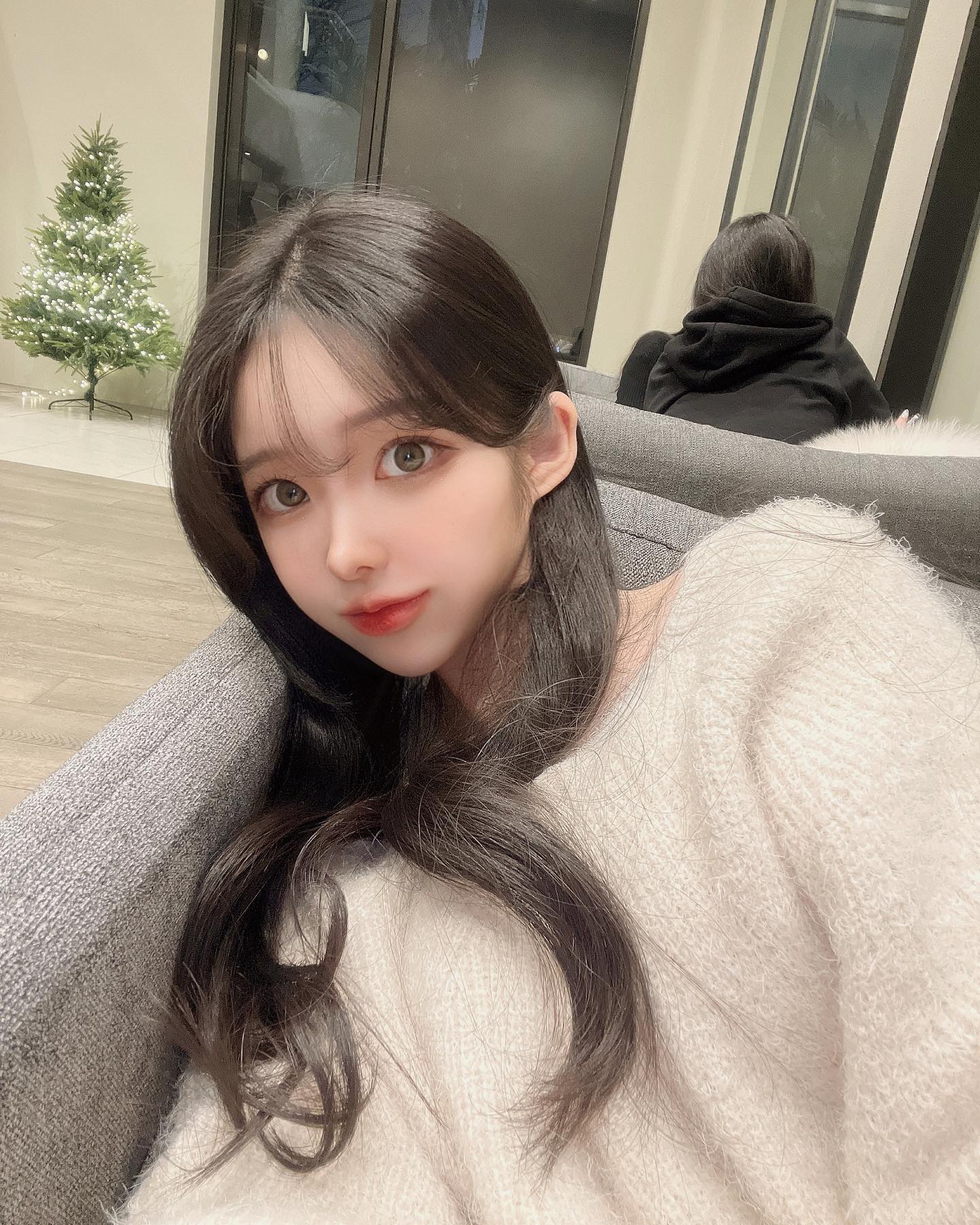 렌즈만 바뀌어도 분위기가 달라져 ՞•ᴥ•՞
또렷하면서도 색감 맛집 ♥

요즘 카페가면 아이스초코랑 핫초코 중에 
너무 고민되지만 그래두 난 아이스 .ᐟ

렌시스 렌즈는 온라인 구매가 가능하세요✨
_lenssis 

🏷️ 렌시스 샌드 플러스 베이지 착용
🏷️ 렌시스 샌드 플러스 그레이 착용
.
.
#렌시스 #제품제공 #렌즈추천 #데일리렌즈 #샌드플러스베이지 #샌드플러스그레이