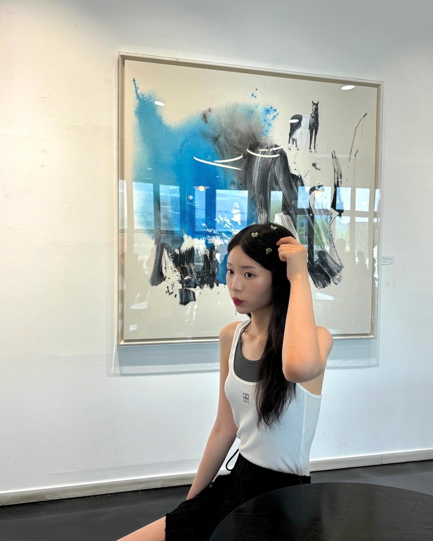 도심속에서의 힐링 ๑ ᴖ ༚̮ ᴖ ๑ ♥ #광고

여름이 가기 전, 알차게 바캉스룩 즐겨줘야 하거든요 ǃ

rockcake_ 홀터넥과 another___a 레이스 스커트 팬츠로 무채색 포인트주기 ✌🏻머리핀도 꼽아주고 완벽하다 완벽해 ⊹ 

#무신사 #무신사스냅크루 #바캉스룩 #휴가룩 #musinsa #락케이크 #어나더에이
