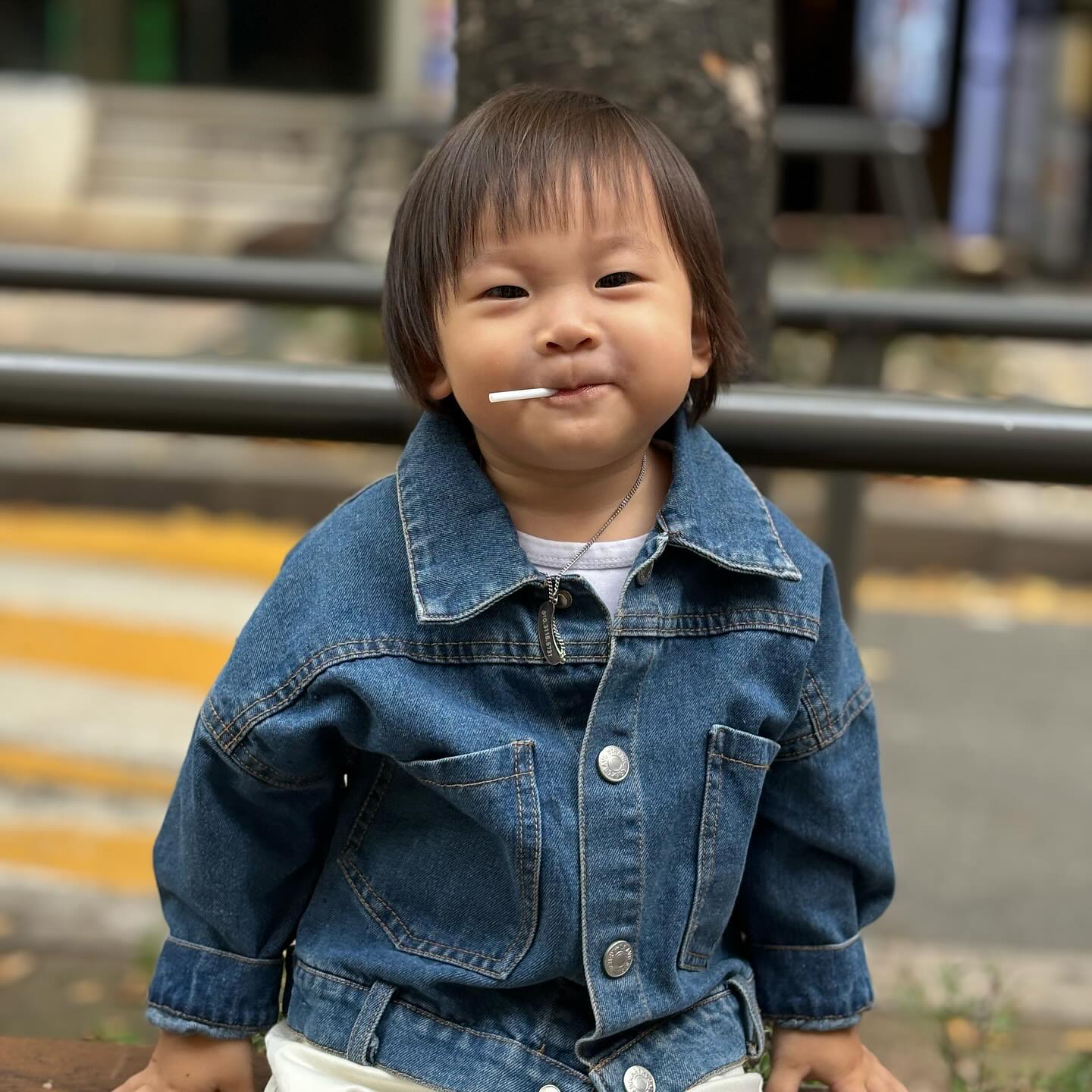 #남친룩 
오늘 좀 이쁘네😍

사진촬영 협조까지
잘해줘서 기특하네

아침부터 주말나들이라
기분도 최고최고👍🏻👍🏻

#역시_사진은_아이폰 #아이폰15 #사진은아이폰 
#824days #27개월아들 #아들스타그램