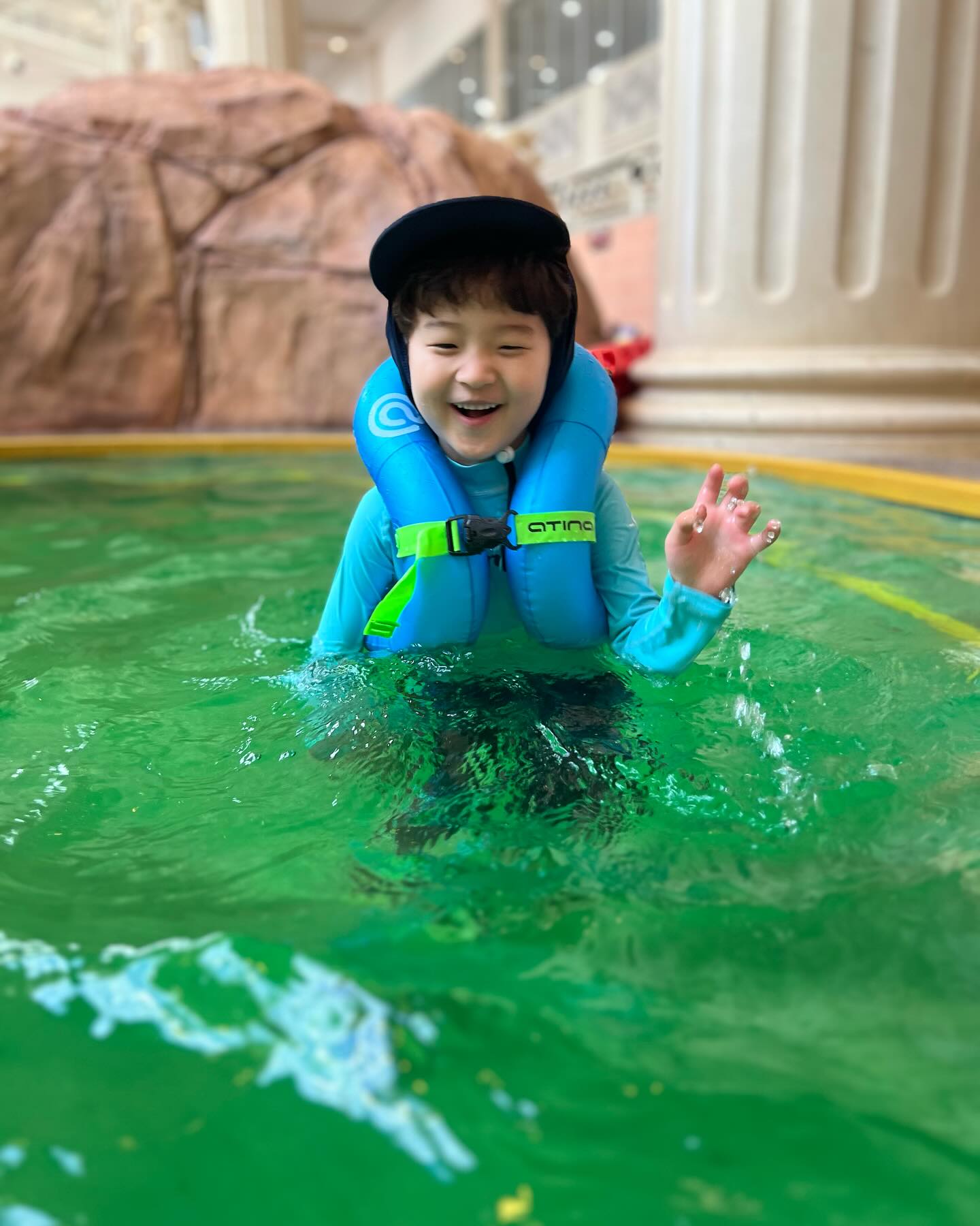 오랜만에 물만난 물고기들
하이원리조트 체크인전에 워터월드가서 알차게 놀구 체크인!
스키타고싶지만ㅜㅜ애들땜에 패쓔….
내일 스노우월드가서 열심히 눈썰매타자🌨️