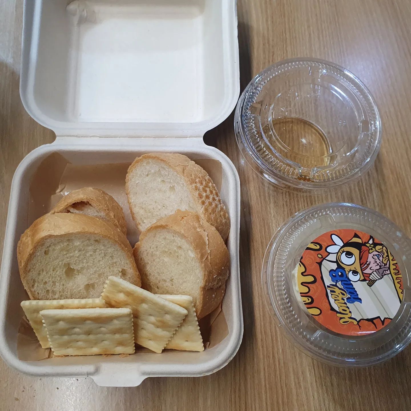해운대에서 맛보는 카이막과 벌집아이스크림
달콤하니 입에 쏙쏙 들어갑니다
#해운대디저트카페 #해운대시장맛집 #벌집아이스크림 #벌꿀아이스크림 #허니홈비 #허니홈비해운대시장점 #해운대아이스크림 #해운대벌집아이스크림 #부산데이트 #부산간식 #해운대시장 #해운대카이막 #카이막