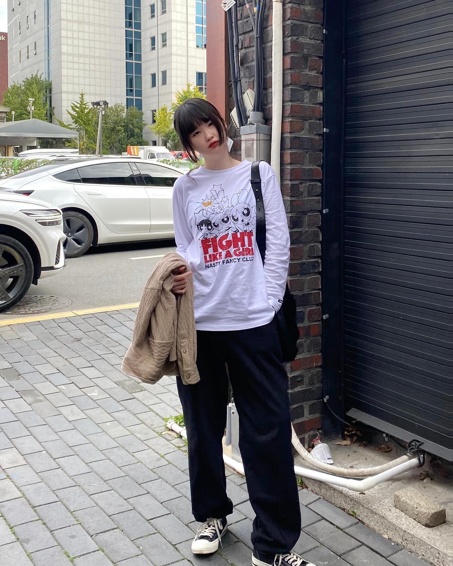 티셔츠 한장으로 키치해지는 방법.jpg
아 그리구 오늘 머리카락 싹뚝했어요. 속이 다 시원함🐯

nastyfancy_official

#NASTYFANCYCLUB
#네스티팬시클럽
#nastyfancy_cluber
#Y2K브랜드
