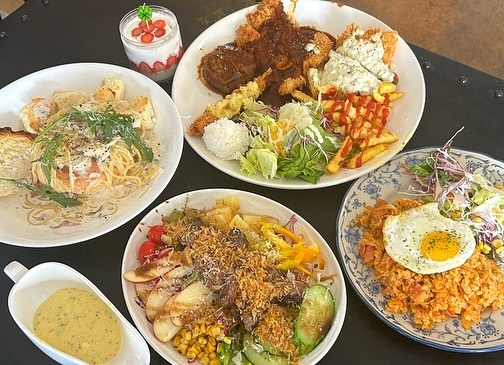 〖 #포천산정호수#맛집_#땡큐 〗
n번째 방문인 포천산정호수맛집 땡큐
 
 🚘 주차공간 : 여유
 ☎️ 번호 : 0507-1378-8445
📍예약, 단체 이용 가능, 주차, 포장
🚩 주소 : 경기 포천시 영북면 운천로 16
⏰ 영업 : 수 휴무 / 11시~20시 30분 / 일 12시~ / 휴식 15시~17시 / 라스트오더 20시