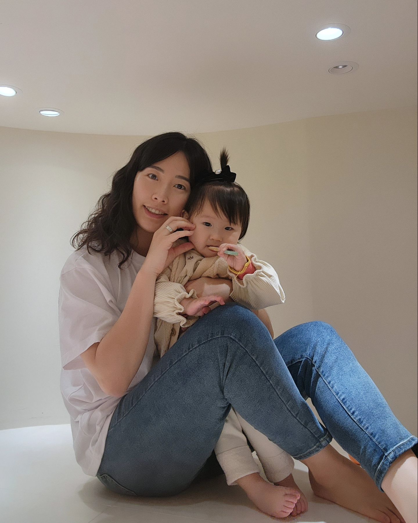 온 마음다해 사랑해🩷

내 공주 엄마 딸로 와줘서 너무 고마워
요즘 매력 터지는 짱윤아🫶🏻

코찔찔이 요번주 열심히 놀러다니네❤️
목,금은 집에서 쉬자🩷