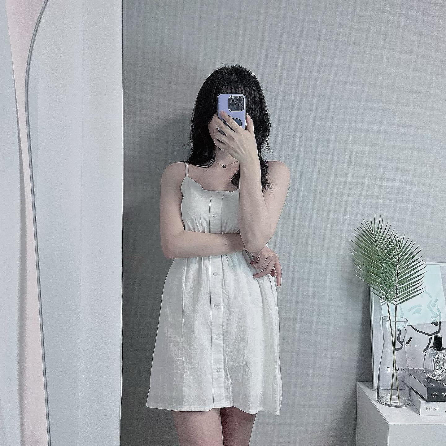 #협찬 

요즘같은 무더운 날씨에 입기 좋은 
화사하고 상큼한 리리앤코 퓨얼로네 원피스🤍
허리 밴딩으로 잘록한 상체 핏에 
어깨끈 조절이 가능하단 점에서 편함 100%,
속바지가 겸비되어 있는 적당한 미니 길이감으로 
부담스럽지 않았어요!

단독으로 입어도 예쁘고
레이어드를 해서 입어도 예쁠 것 같은 리리앤코 자체제작 원피스.. 
센스에 그저 감탄😍

다른 원피스들은 평소에 입기 부담스럽거나 불편해서 손이 잘 안갔는데 리리앤코 퓨얼로네 원피스는 데일리로도 자주 입을 것 같아..♥️♥️
.
.
.
.
.
#일상 #daily #데이트룩 #하객룩 #원피스 #원피스추천 #미니원피스 #나시원피스 #여름원피스 #리리앤코 #ririnco #광고 #체험단 #リリエンコ 
ririnco_official 
ririnco_jp