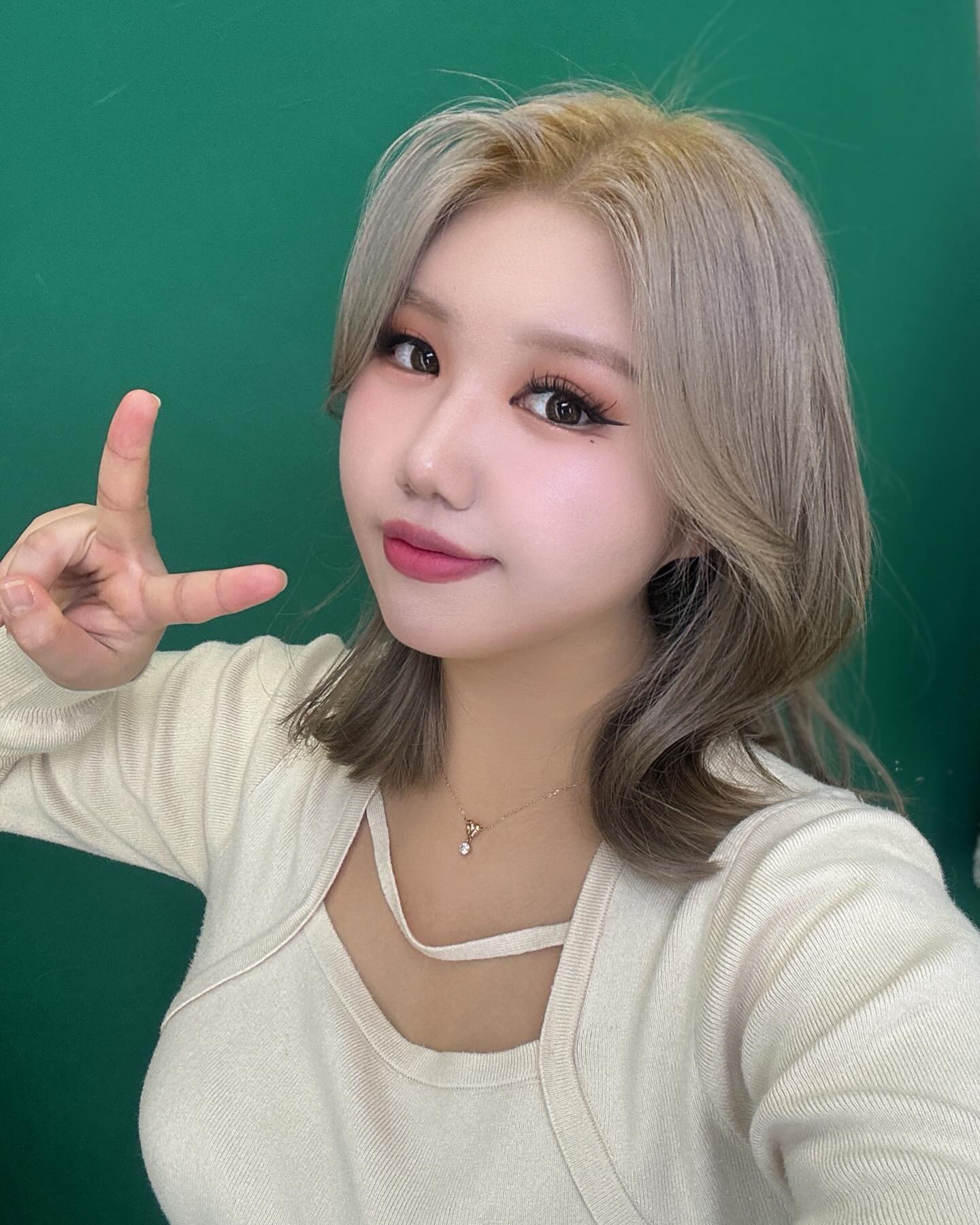 은.ㄴ ㅣ야  ㄴㅏ. 달라진 거슬. 차즈시면덴다고.. 유난희다..⭐️
.
.
.
.

#daily #selfie #명화