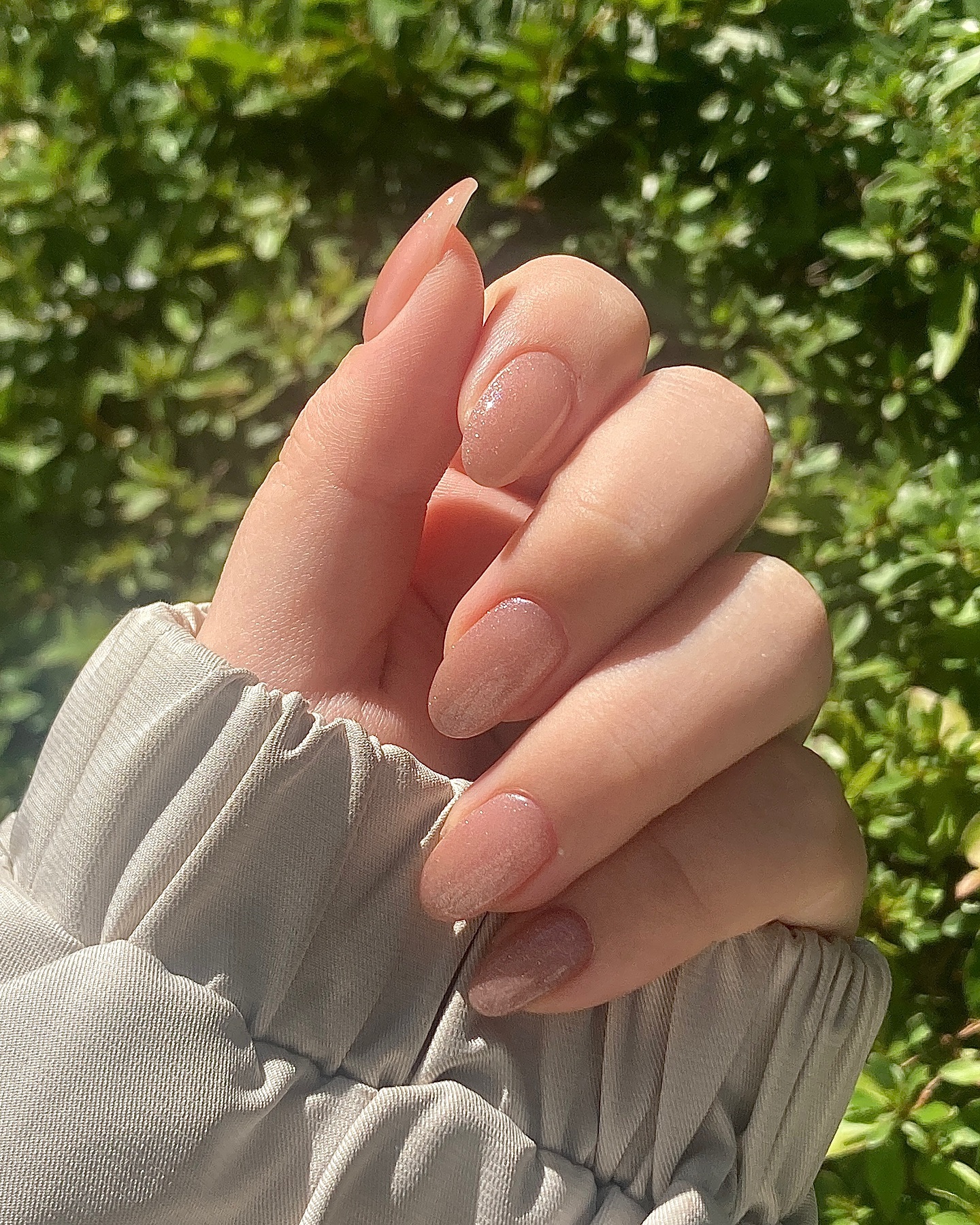 첫 가을 무드네일로 픽한 자석네일🍂💗

shine2nail

갈마동 신상네일샵 샤인네일에서 2024 첫! 가을네일을 받구왔는데요~

자석네일은 처음인데 이거 완전 내 추구미자나..✨은은하게 영롱한 감성이 너무 이쁜거있죠

유행할 때부터 남들이 다 해서 안끌렸는데 역시 사람들이 찾는데에는 언제나 이유가 있구나하 ..!

원장님이 차분하고 야무지게 케어해주시는데 실력도 너무 좋으신거 있죠! 하나하나 꼼꼼하고 섬세하게 봐주시더라구요🫠

정말 친절하게 대해주시고 요즘 유행도 아주 잘 아시는 것 같아요! 핫트렌드 러버들 여기 완전 찜콩 각 아니냐구❤

샵도 깔끔하고 1:1이여서 정말 편하게 받고왔네요~

#대전샤인네일 #대전네일 #갈마동네일 #둔산동네일 #샤인네일 #대전네일추천 #대전가을네일 #무드 #감성 #일상
