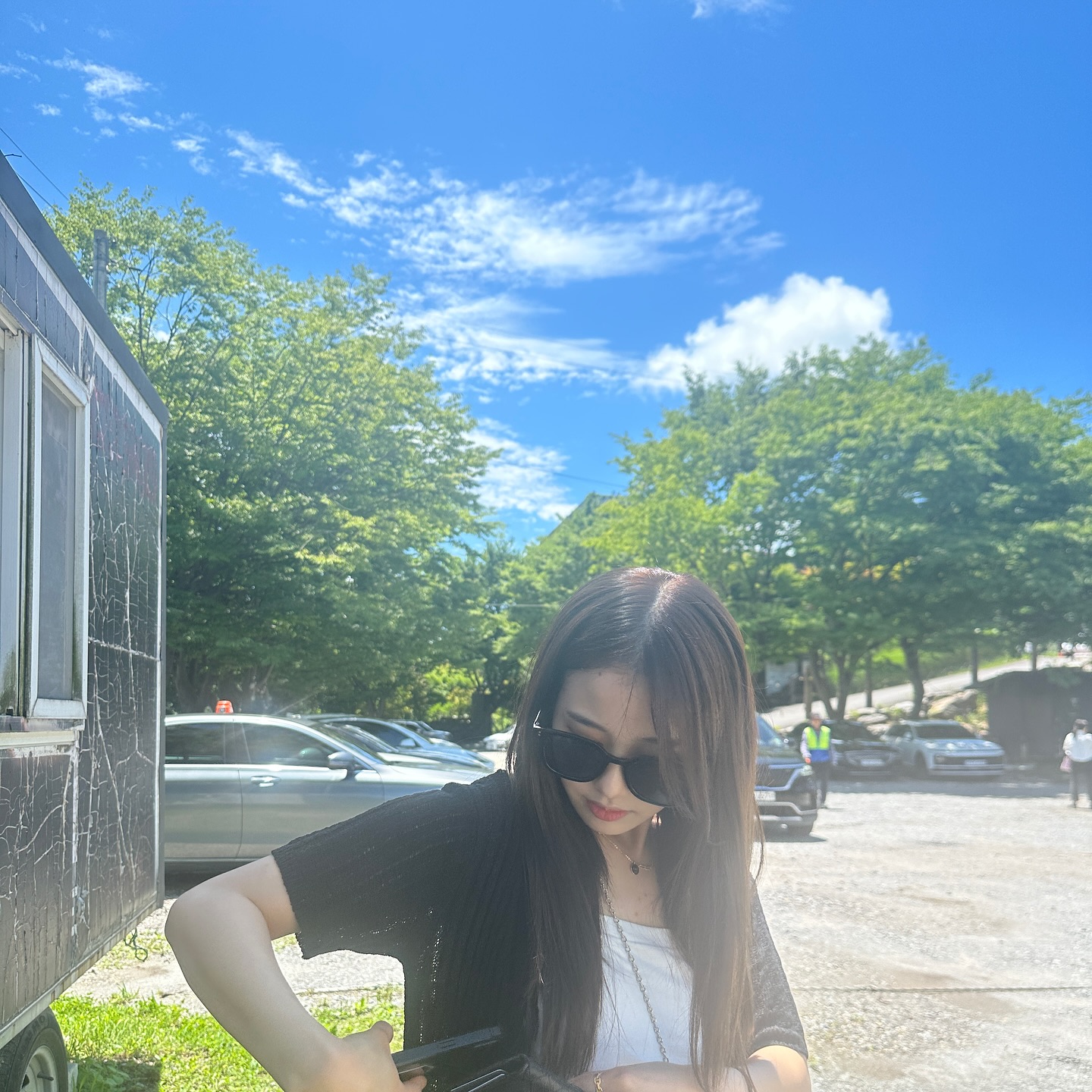 😎