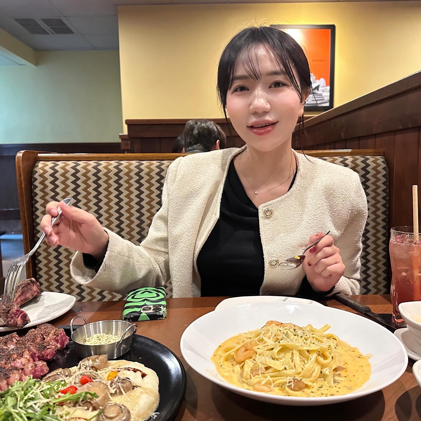 이정도면 토끼혀🐰👅 립 ?

투명한 유리알광이 청순함을 극대화시켜주는거 같아요
아워글래스는 입술각질도 잠재우고, 플럼핑 효과도 있어서 짱 ?
#아워글래스 #셔터브리티  #토끼혀립 #셔터 #올리브영 #올리브영셔터