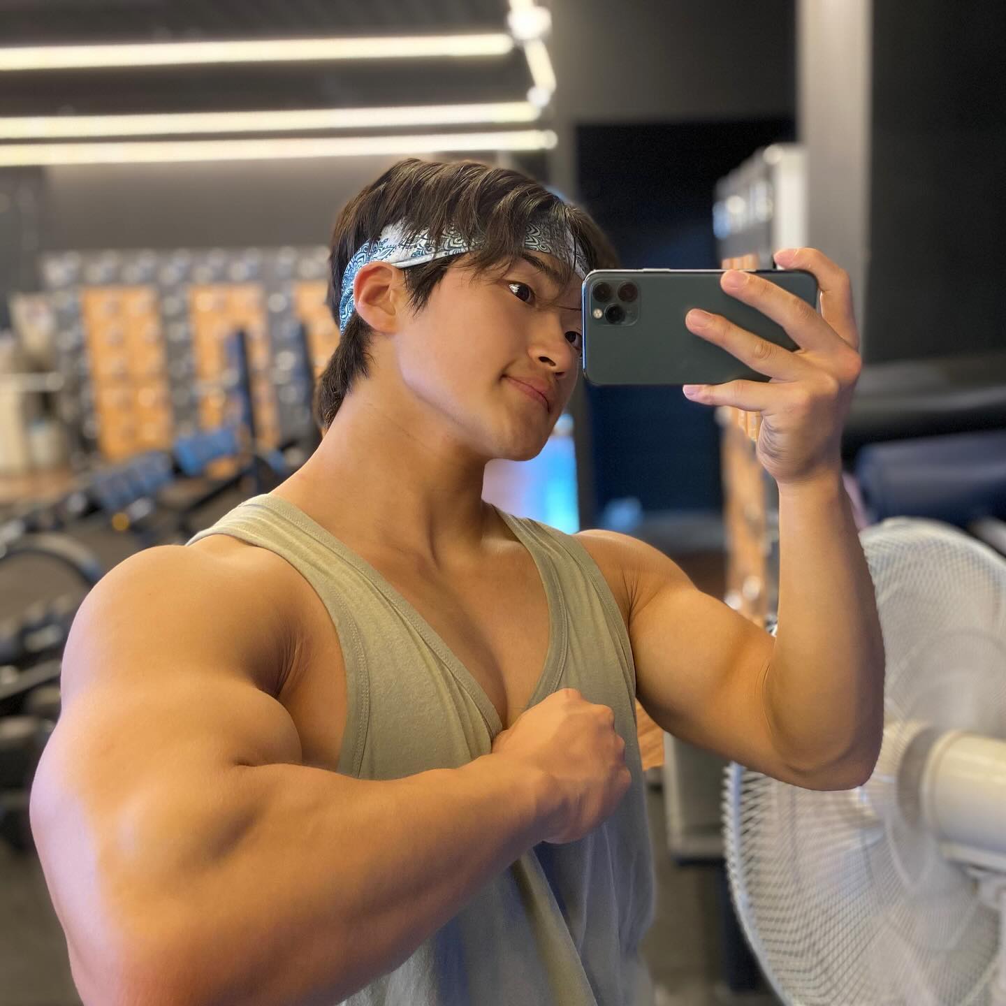 나쁘게 살지 그랬어
.
.
.
??:효종아 나는 나쁜 여자가 좋더라 
?: gym.seung.ho 형 왜요?
??:4️⃣번을 보면 이해가 될거야