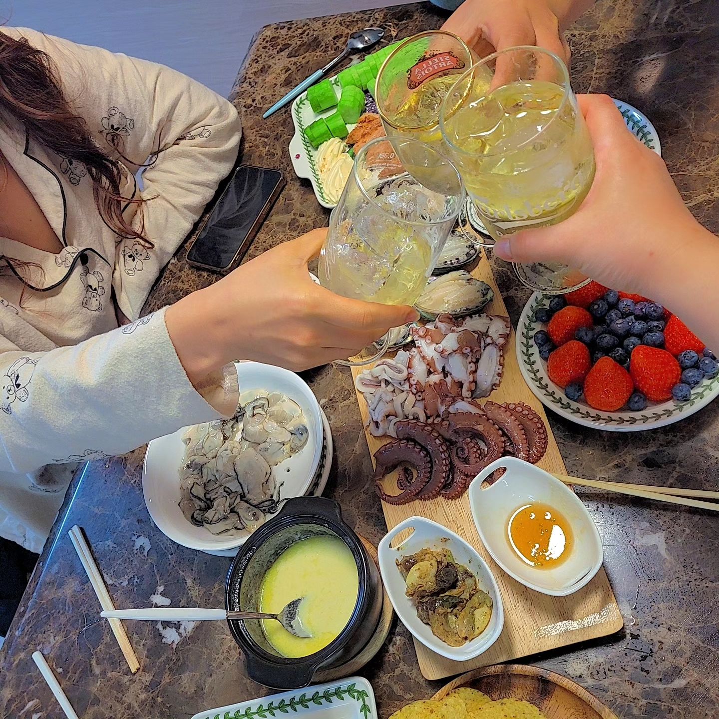 집에서 3차, 1차처럼!!
#이제시작 #얼그레이하이볼 🍹 
하이볼에 진심인 아즈매~