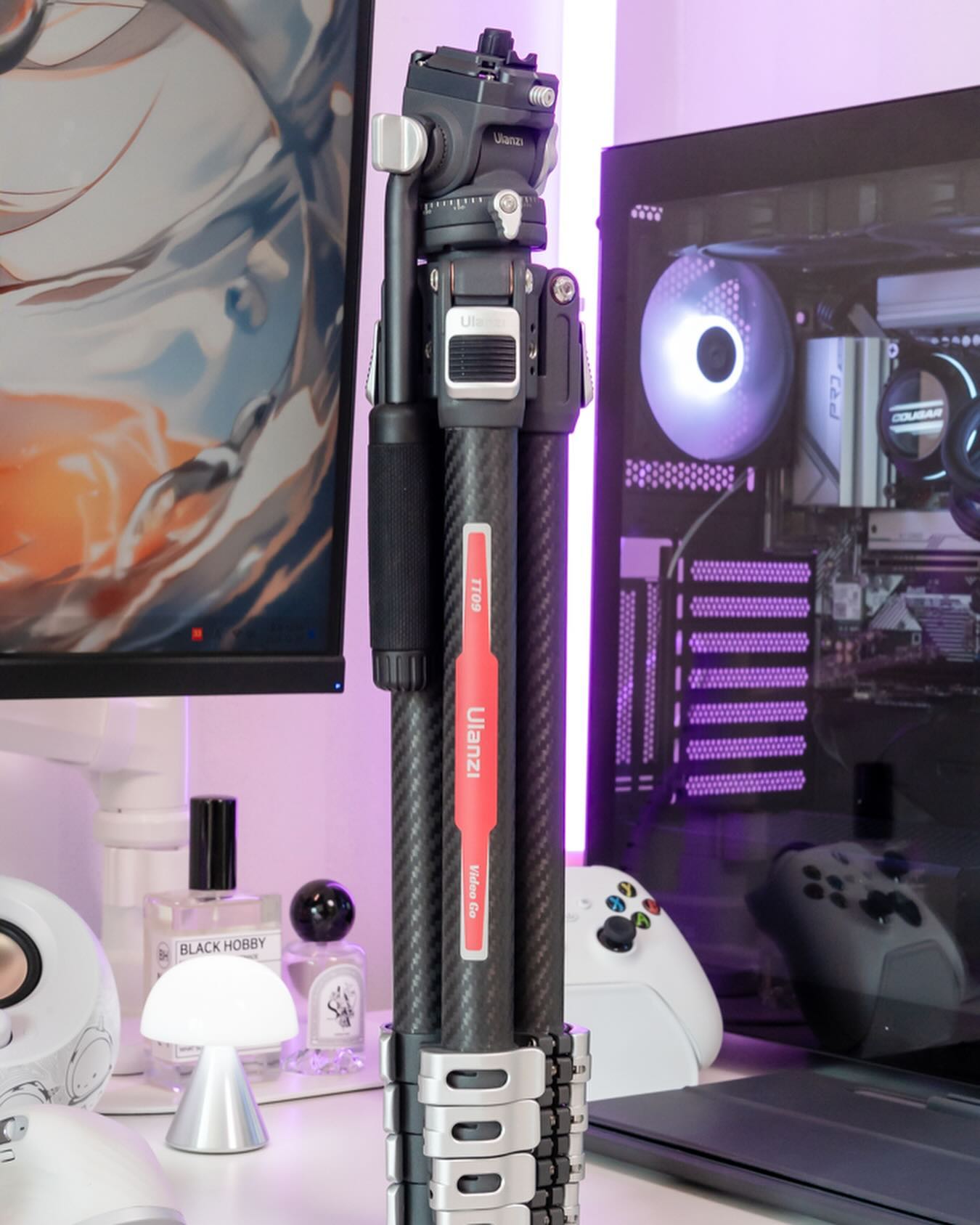 울란지의 카본 삼각대 Videogo + F38 마운트

흠잡을곳 없이 단단한 만듬세와 넓은 활용도에, 비디오 헤드를 갖춘 경량 삼각대입니다.

울란지 요즘 일 너무 제대로 하는것 같습니다 🫢

✅ 알카스위스 / F38 / 울란지 클로 세 종류의 마운트 제공
✅ 4단 확장 가능한 다리와, 확장 가능한 삼각형의 센터컬럼
✅ 원터치 방식으로 로우 포지션으로도 전환 가능
✅ 작지만 틸팅, 패닝, 카운터웨이트 등 비디오 헤드의 기능을 모두 갖춘 헤드
✅ 핸들 손잡이는 분리하여 드라이버로도 변신 👍
✅ 교체 가능한 스파이크 풋 제공

🏷️ Videogo by ulanzi_korea
ㅤ
#울란지 #울란지삼각대 #비디오삼각대 #영상용삼각대 #카메라삼각대 #카본삼각대 #여행용삼각대 #경량삼각대 #ulanzi #tripod #videohead #carbontripod