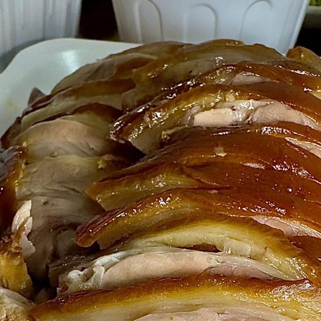 얌퐁 / 야미히퐁 on Instagram: "#광고 쫄깃한 족발에 쏘주 한잔 할 사람 @@족친자 #호야네족발동대문점 #족발 🍖 동대문 청량리역 인근에 위치한 호야네족발!! 🍖 난 족발 하나 시켰을 뿐인데