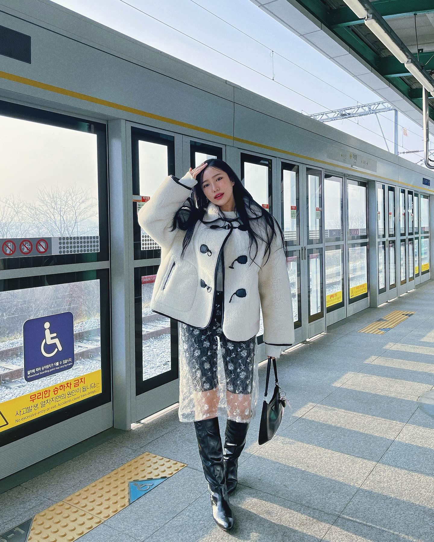 난 내가 입고 싶은 옷을 입고 가족들 만나는게 내가 나를 위로하는 방법 인거같아❄️